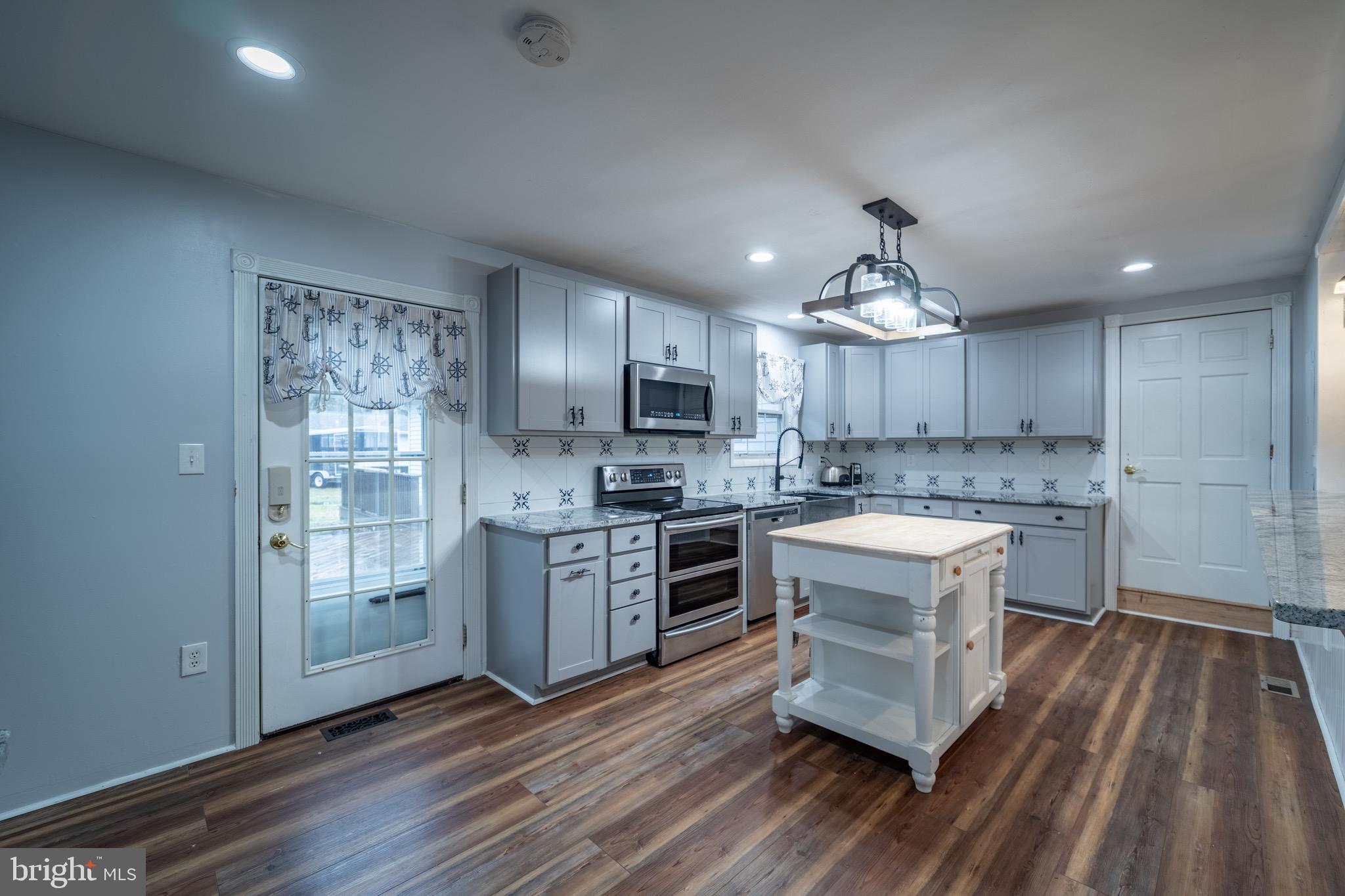 BAY HARBOUR I II III - Residential