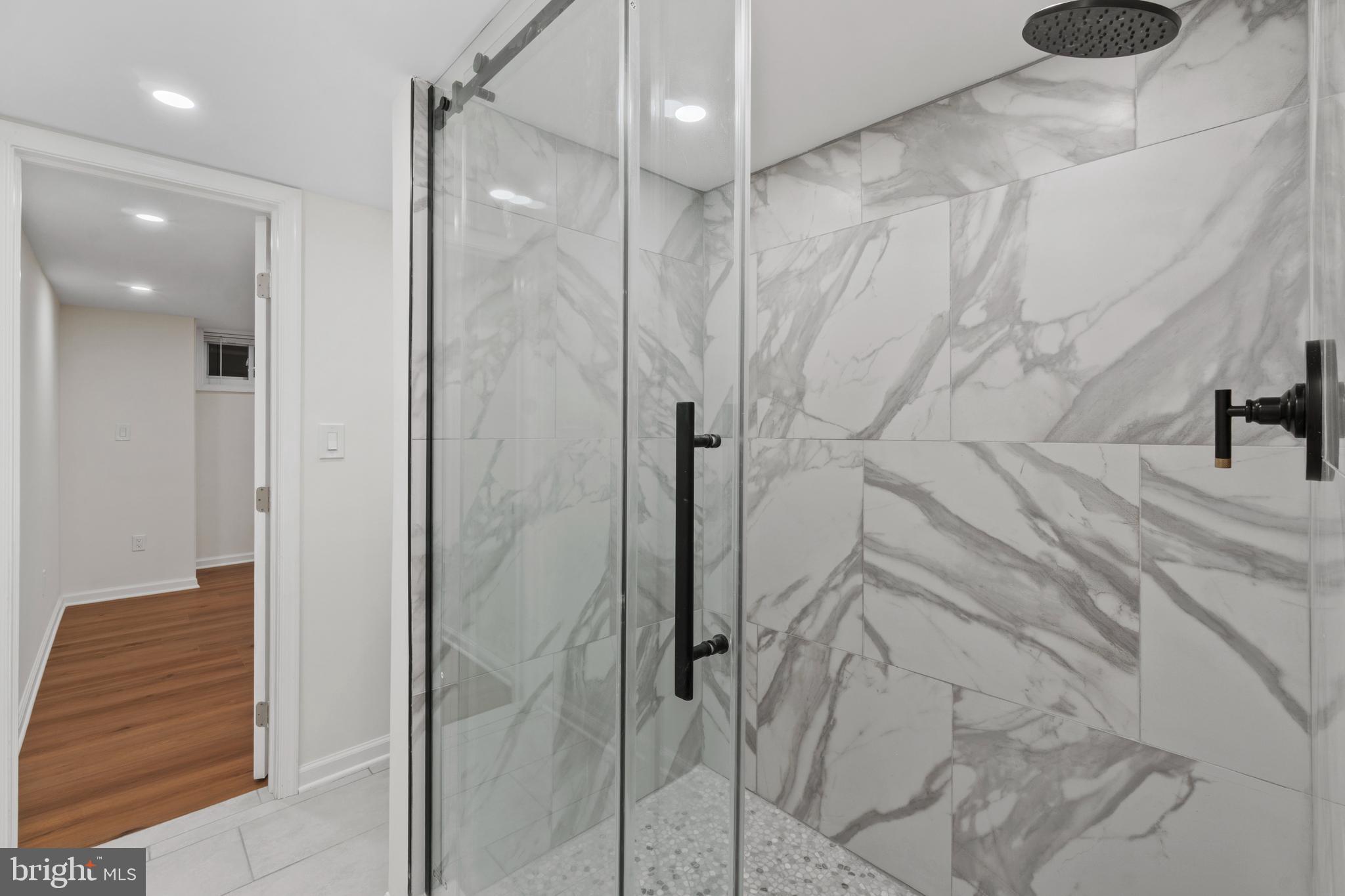 MEDFIELD - Residential