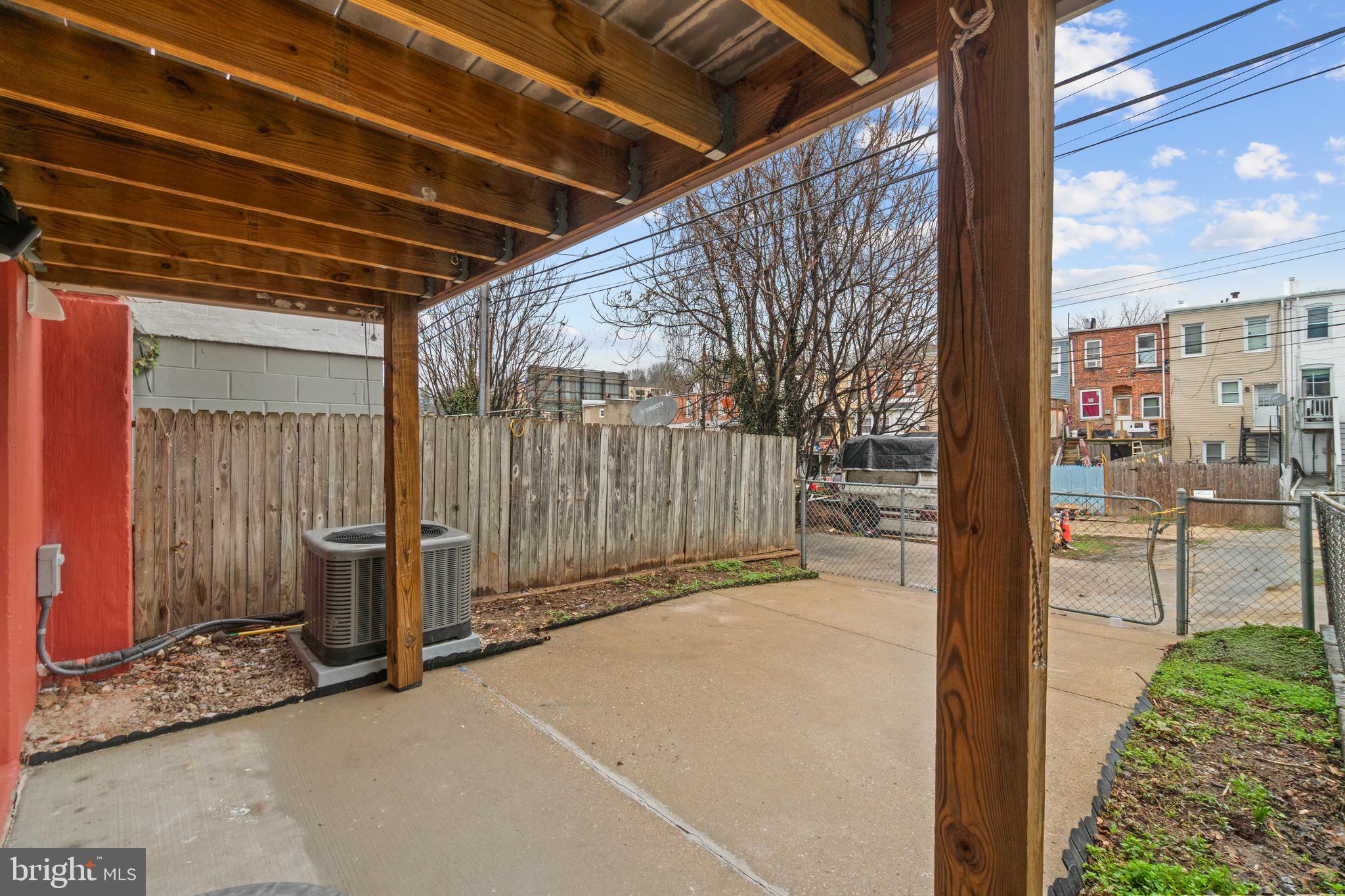 MEDFIELD - Residential