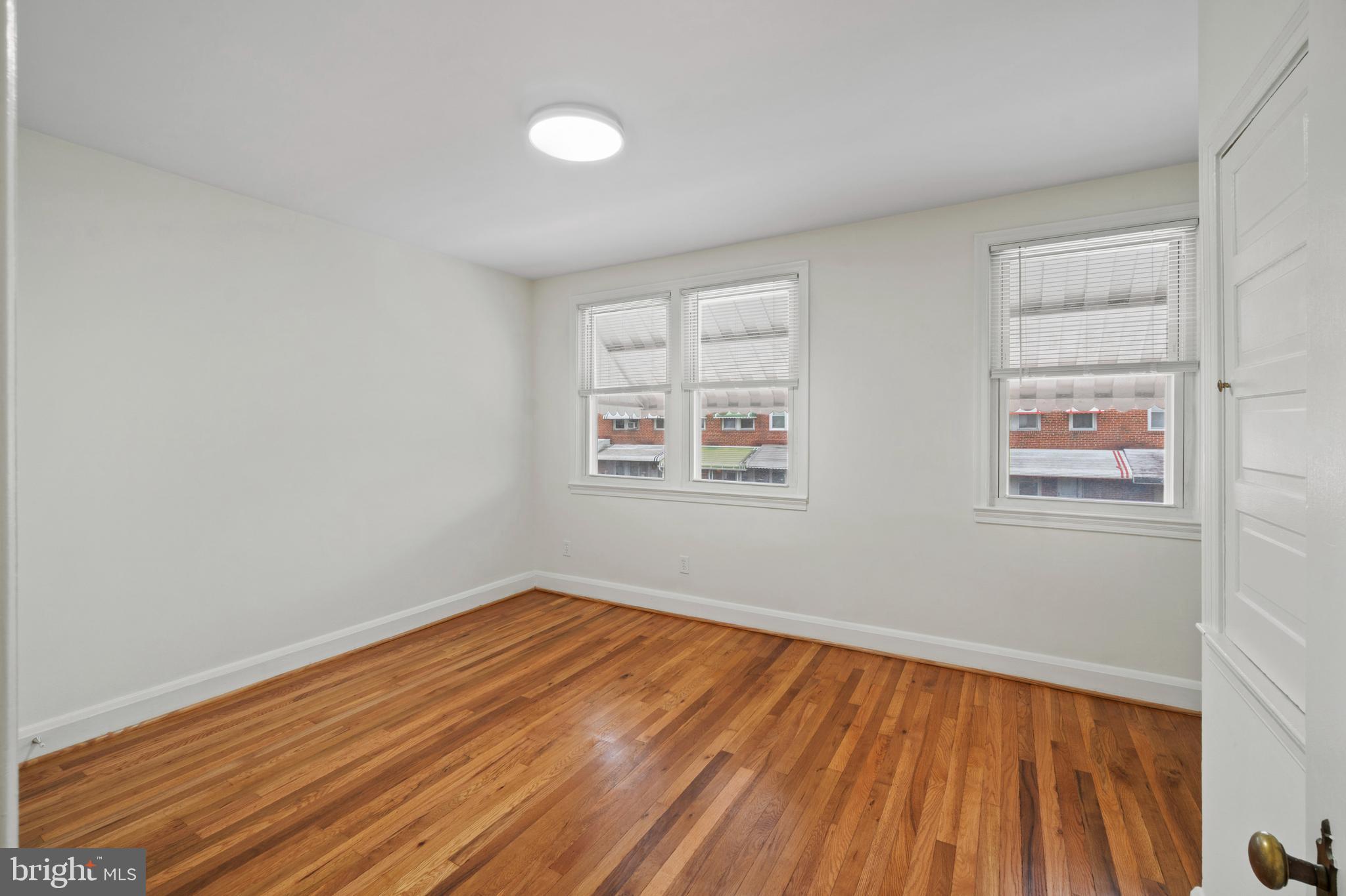 MEDFIELD - Residential