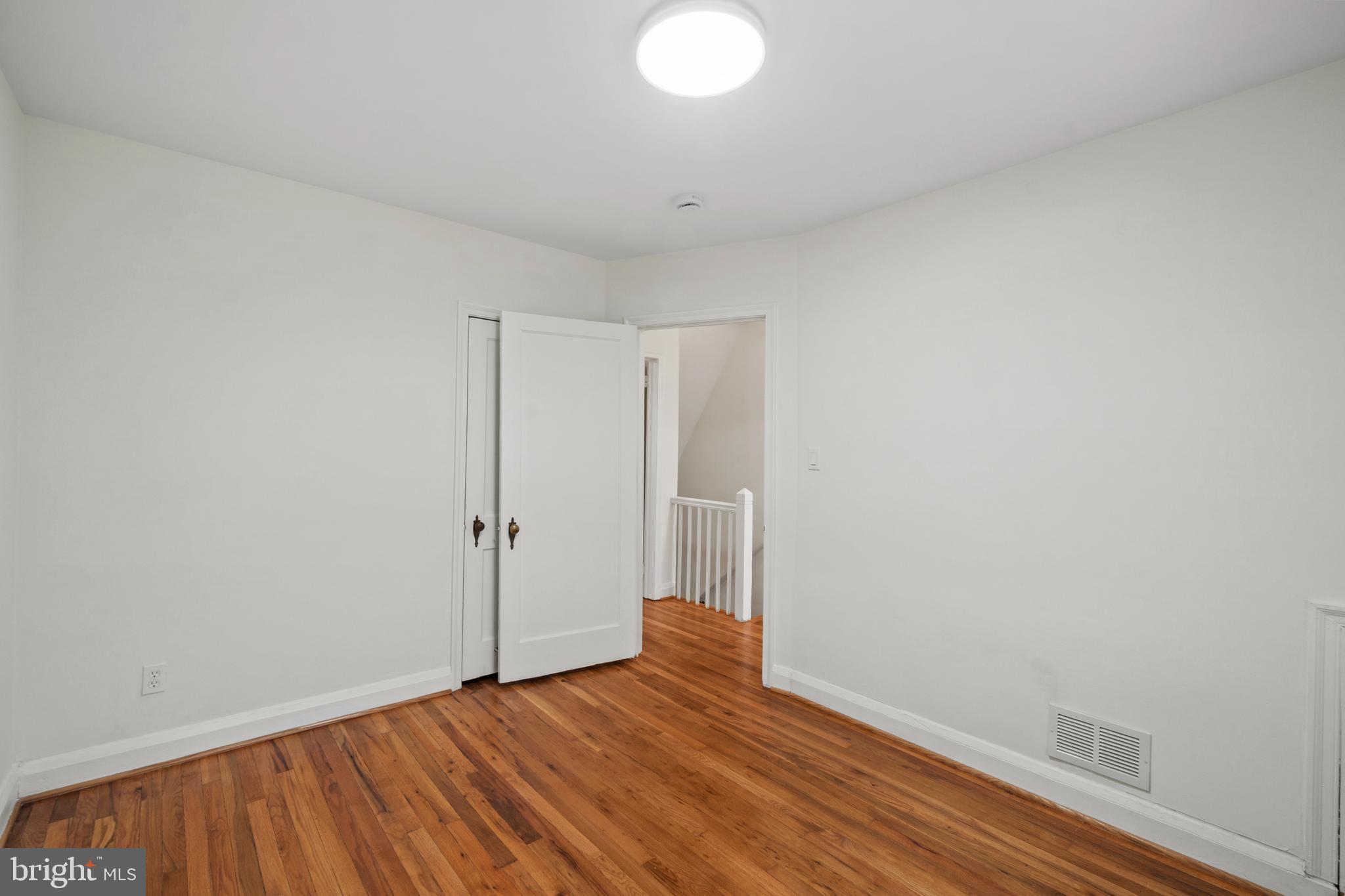 MEDFIELD - Residential