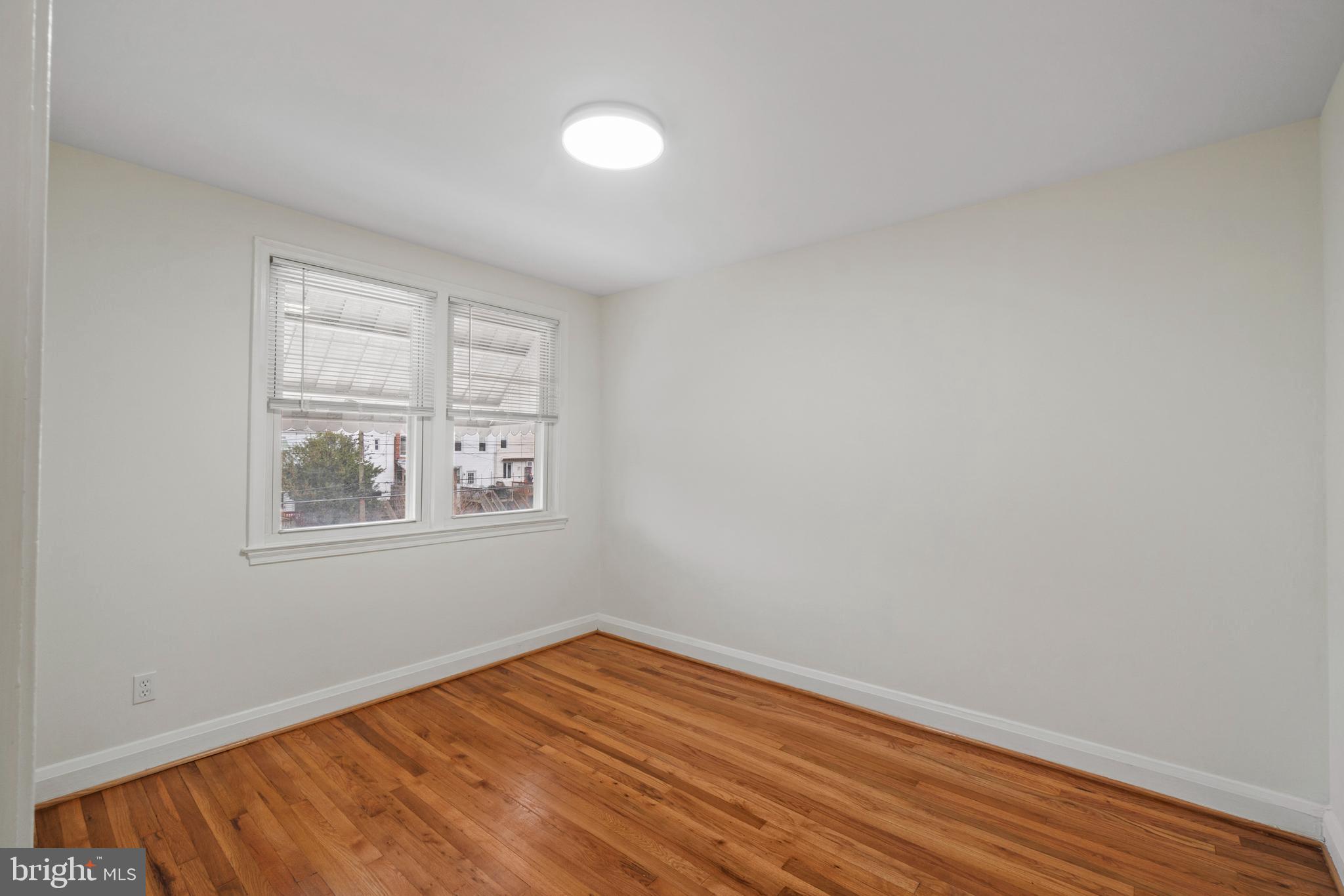 MEDFIELD - Residential