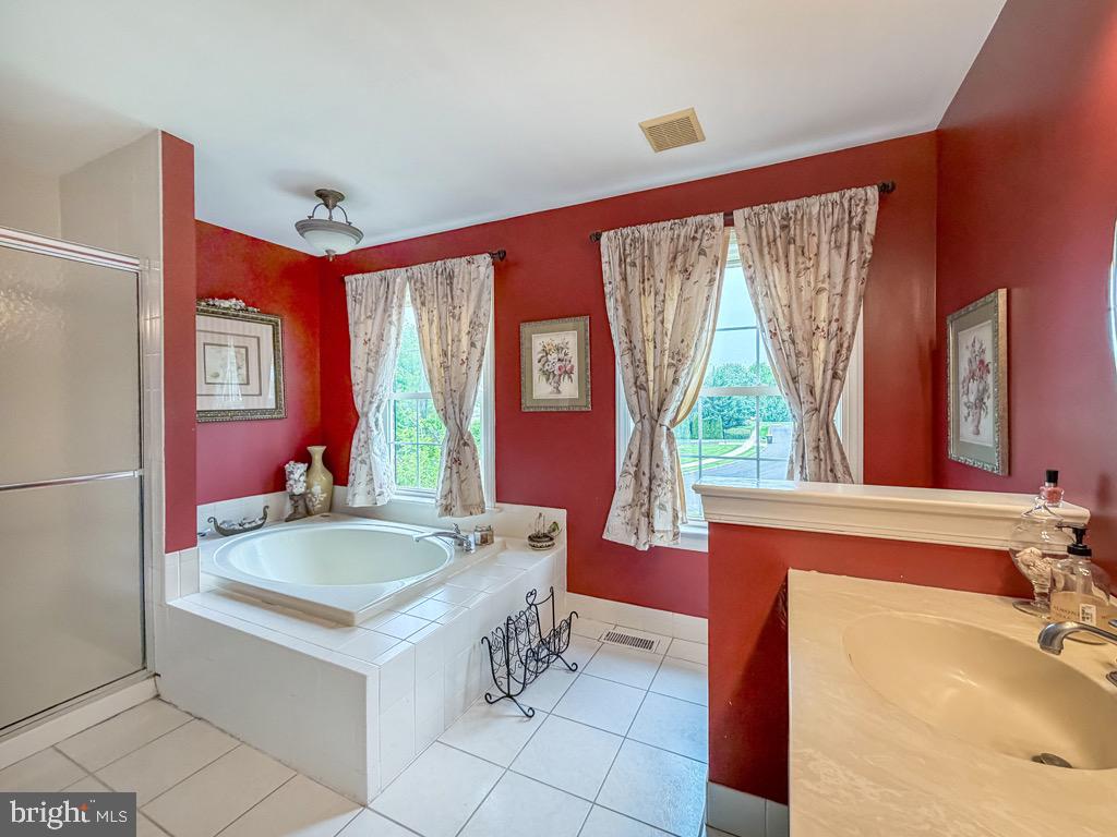 CHESTNUT CREEK - Residential