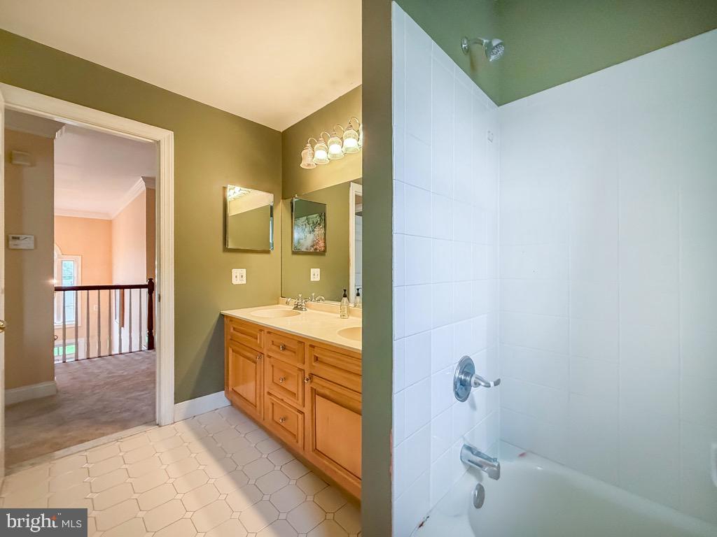 CHESTNUT CREEK - Residential