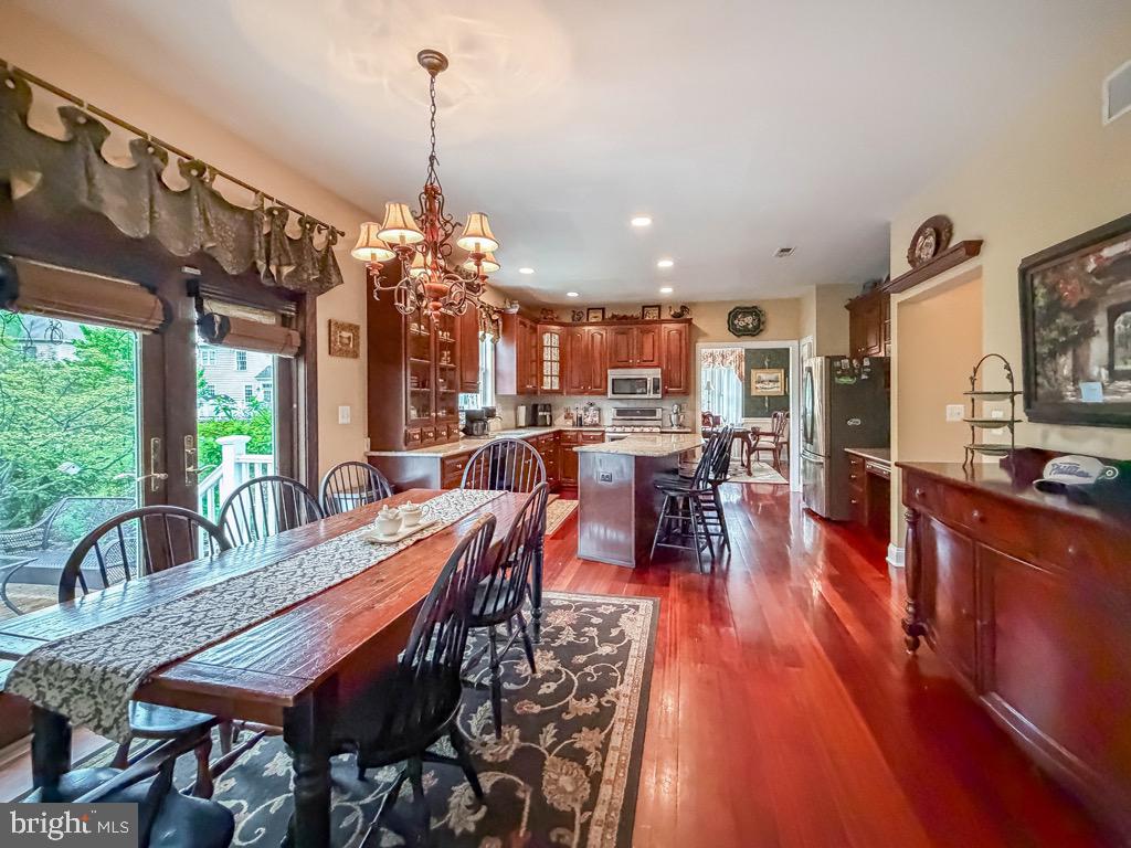 CHESTNUT CREEK - Residential