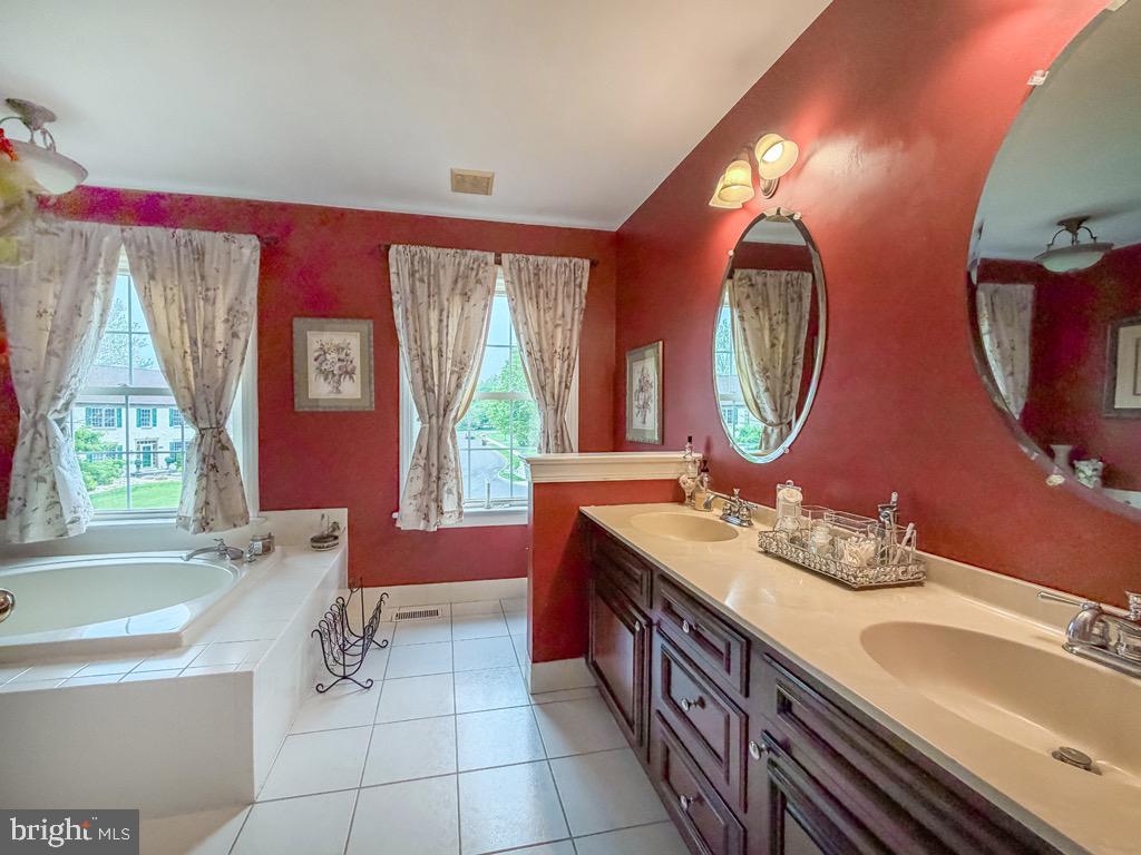 CHESTNUT CREEK - Residential