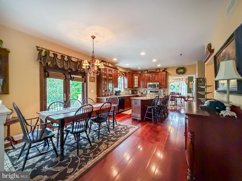 CHESTNUT CREEK - Residential