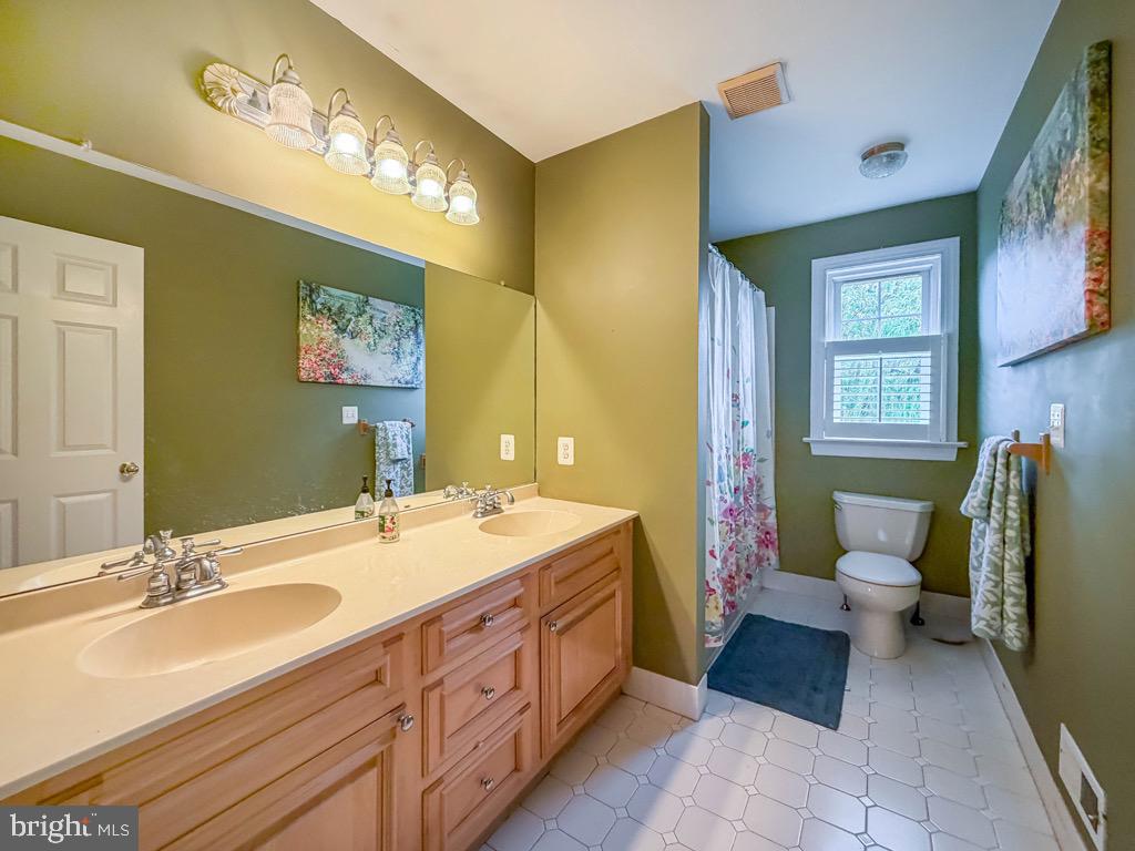 CHESTNUT CREEK - Residential