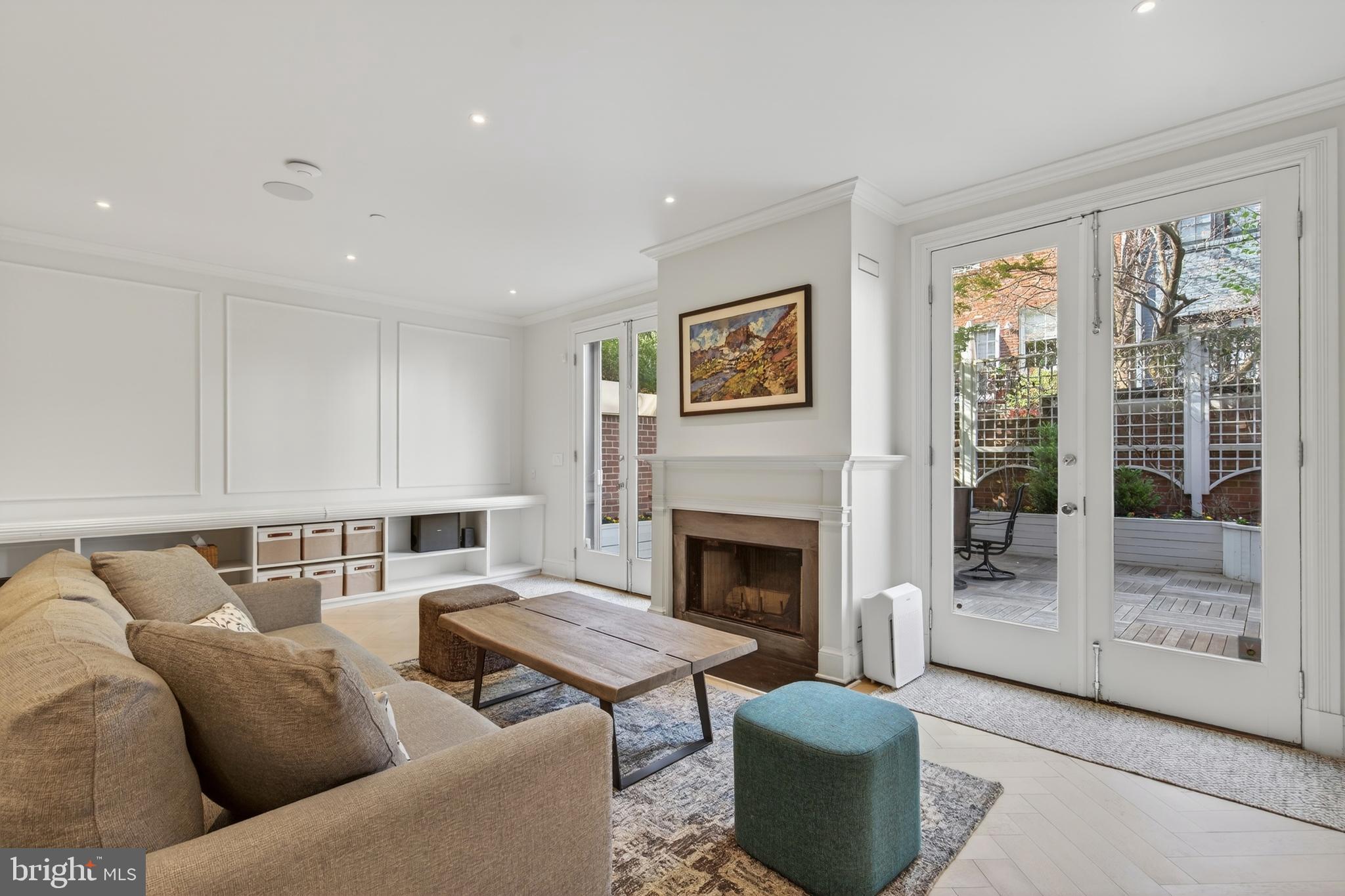 1215 28TH STREET NW L4