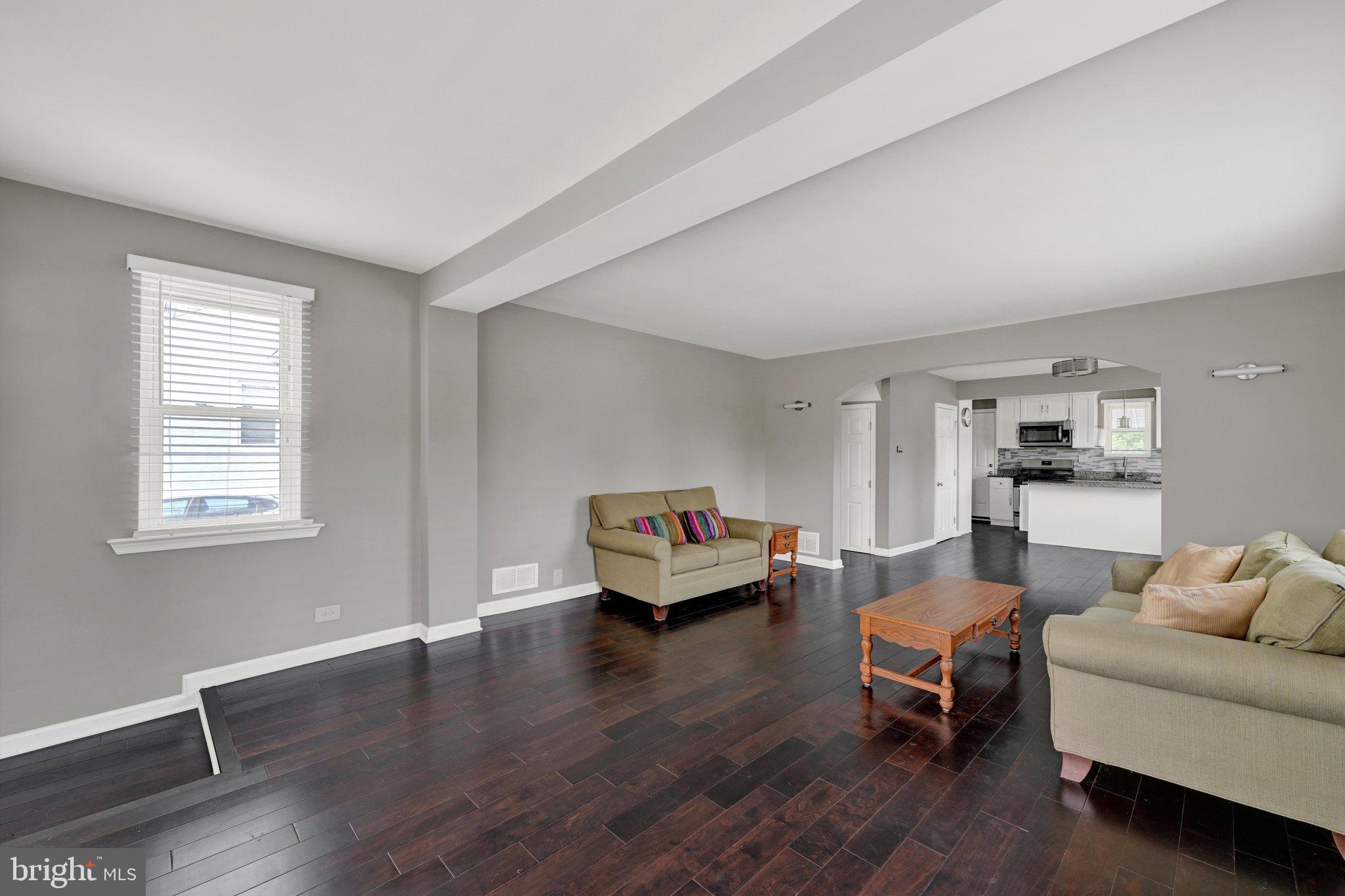 7718 QUEEN ANNE
