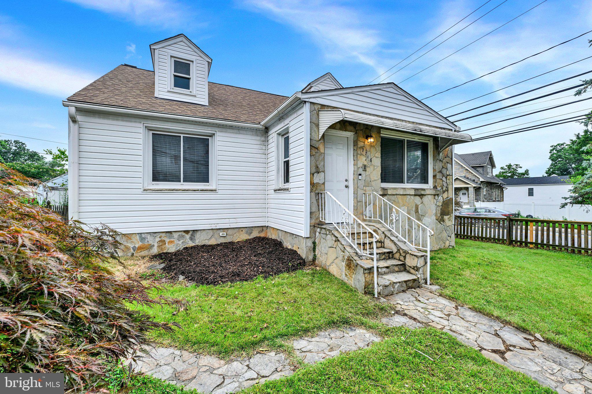 7718 QUEEN ANNE