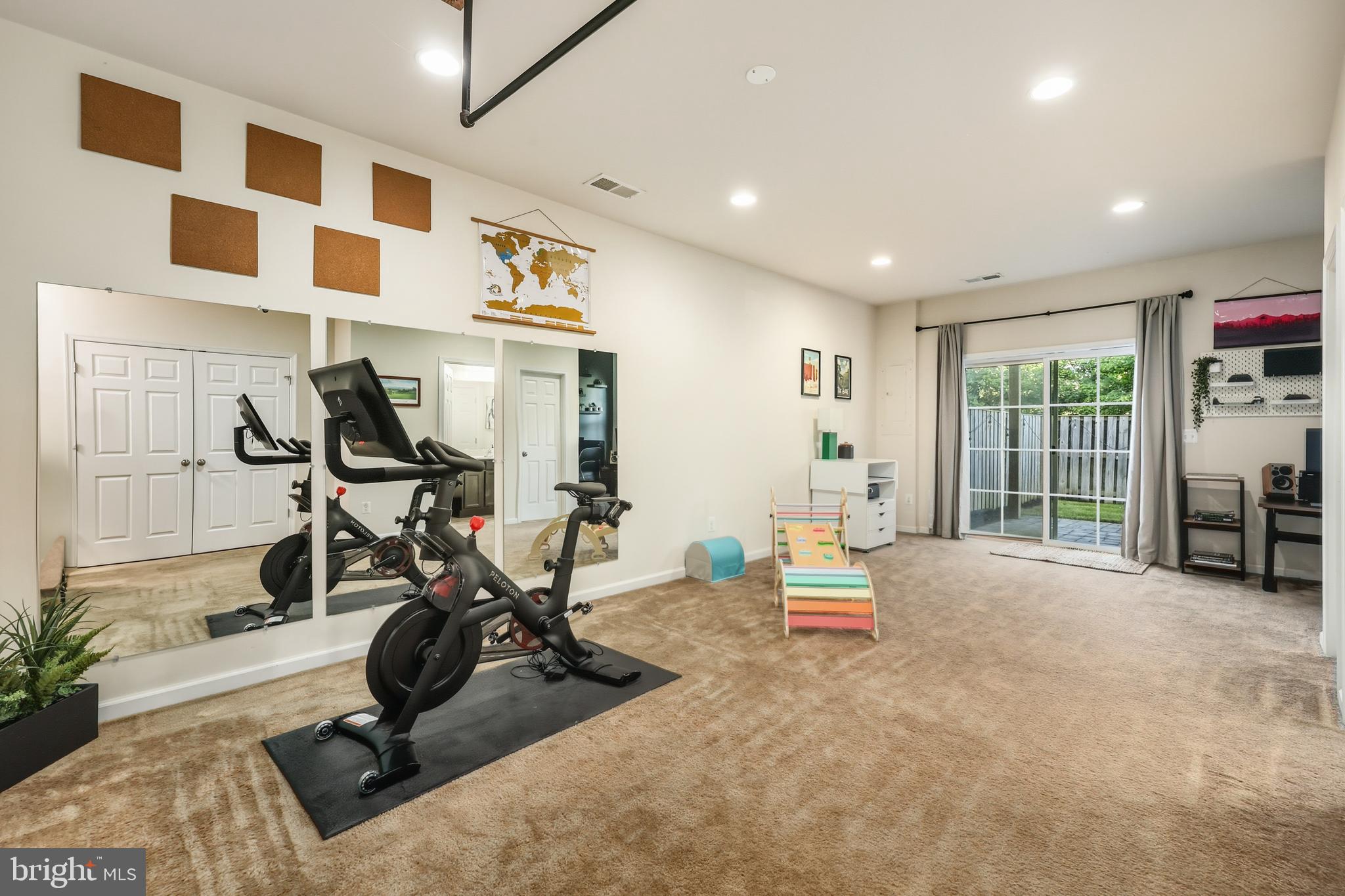 MAYFAIR - Residential