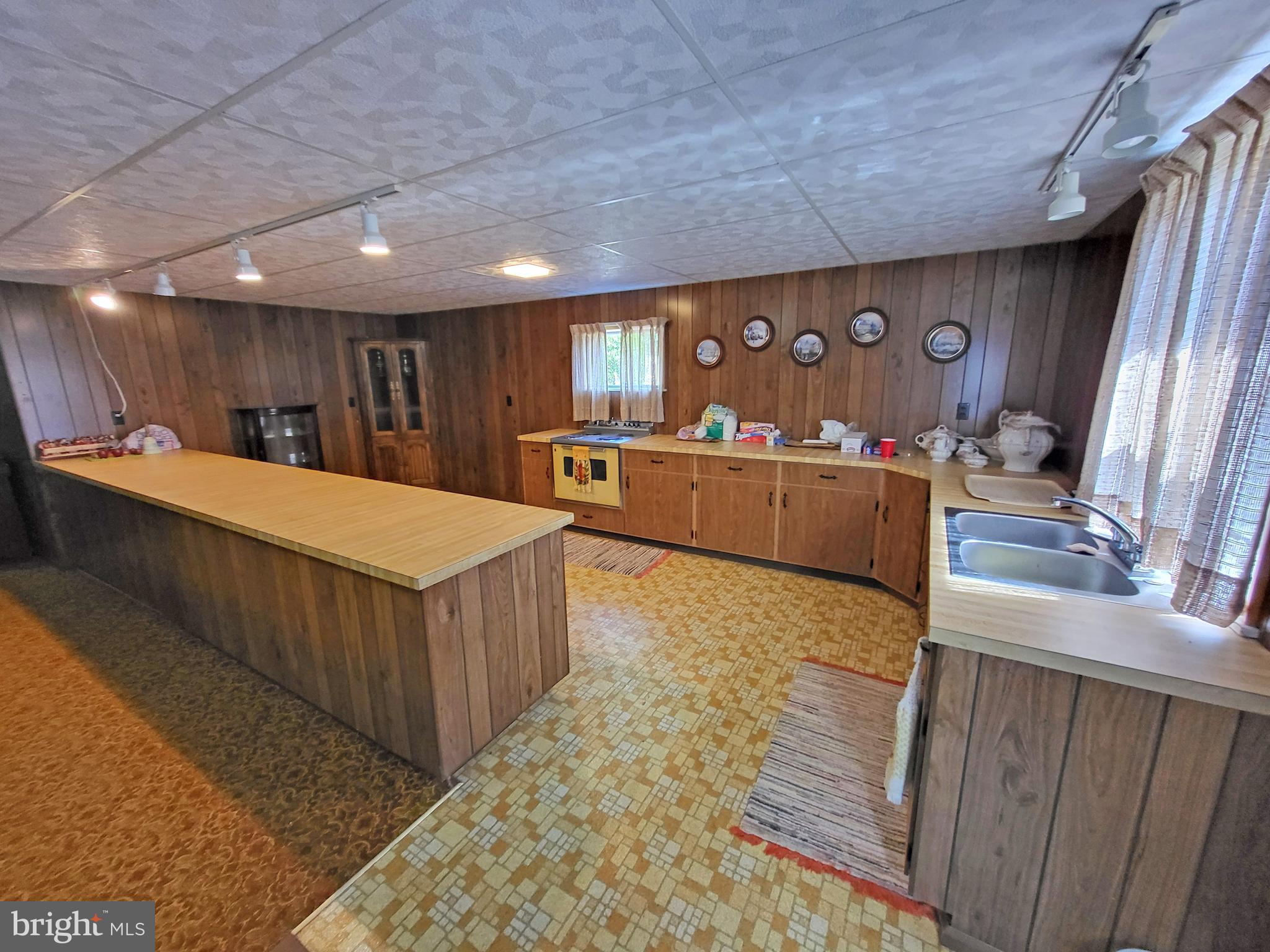 NONE AVAILABLE - Commercial Sale