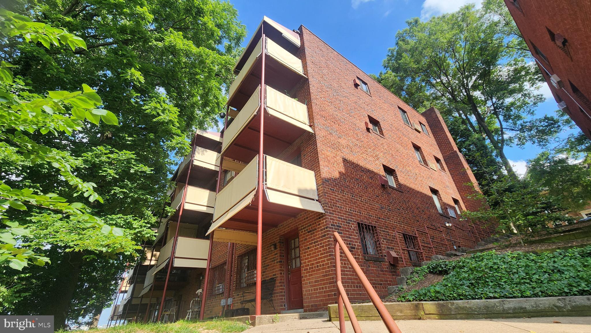 1575 N COLONIAL TERRACE 204-Y