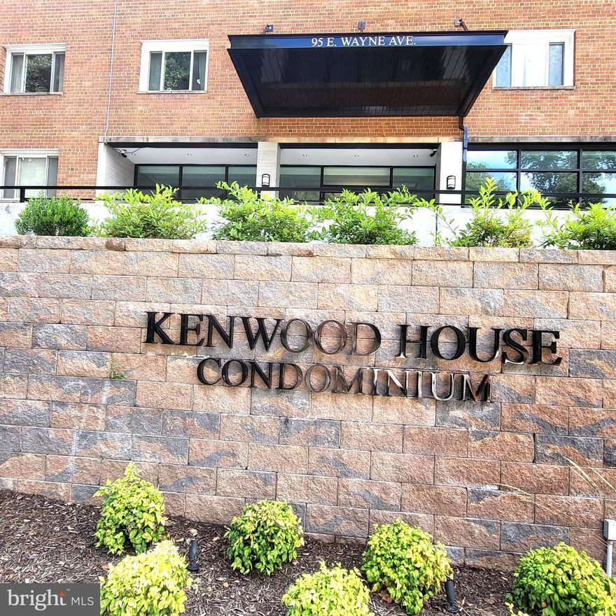 GREAT LOCATION and MOVE IN READY.  One bedroom condo with assigned parking.  Close to Silver Spring Metro and Sligo Creek Park.