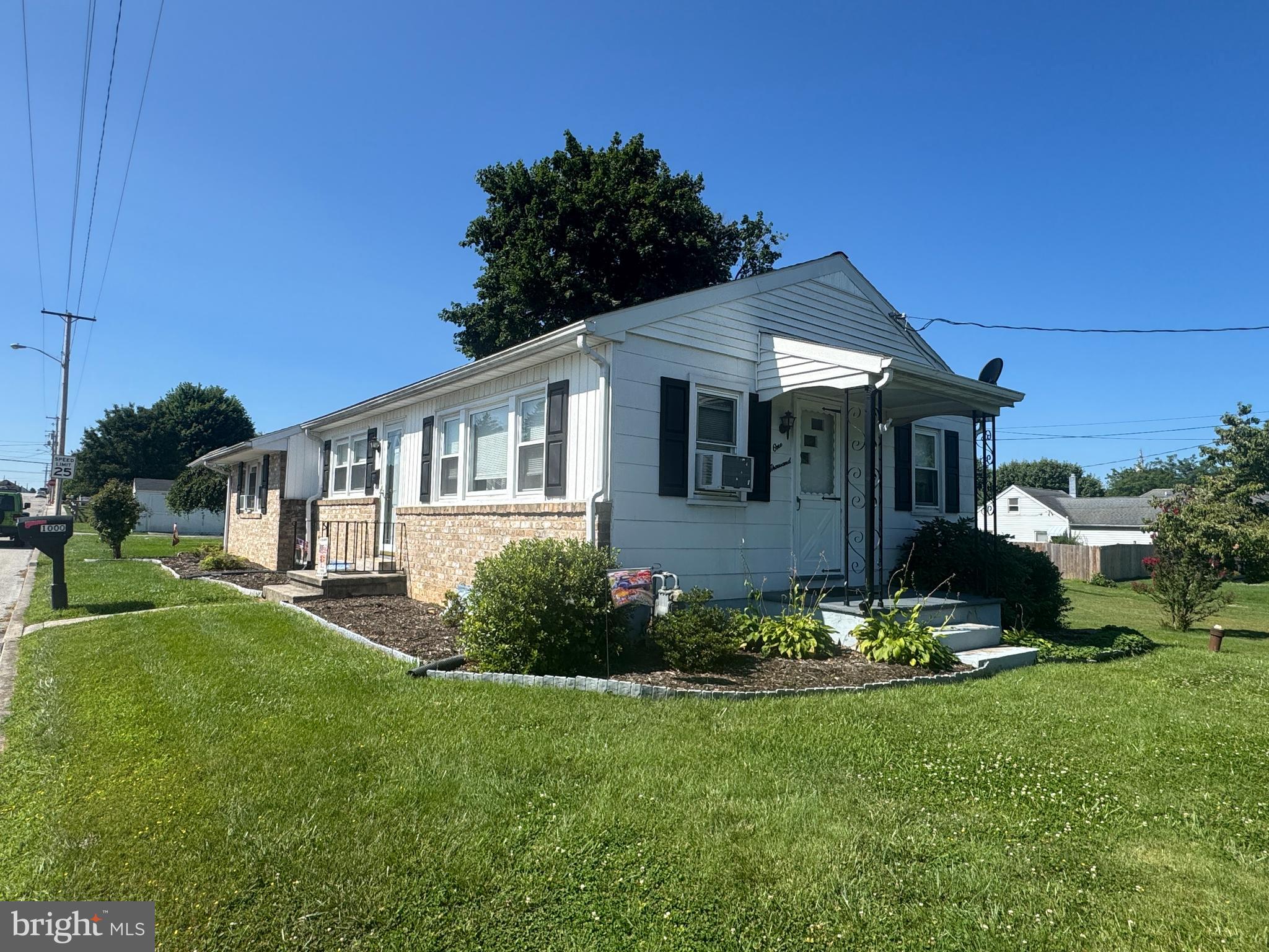 1000 W ELM AVENUE