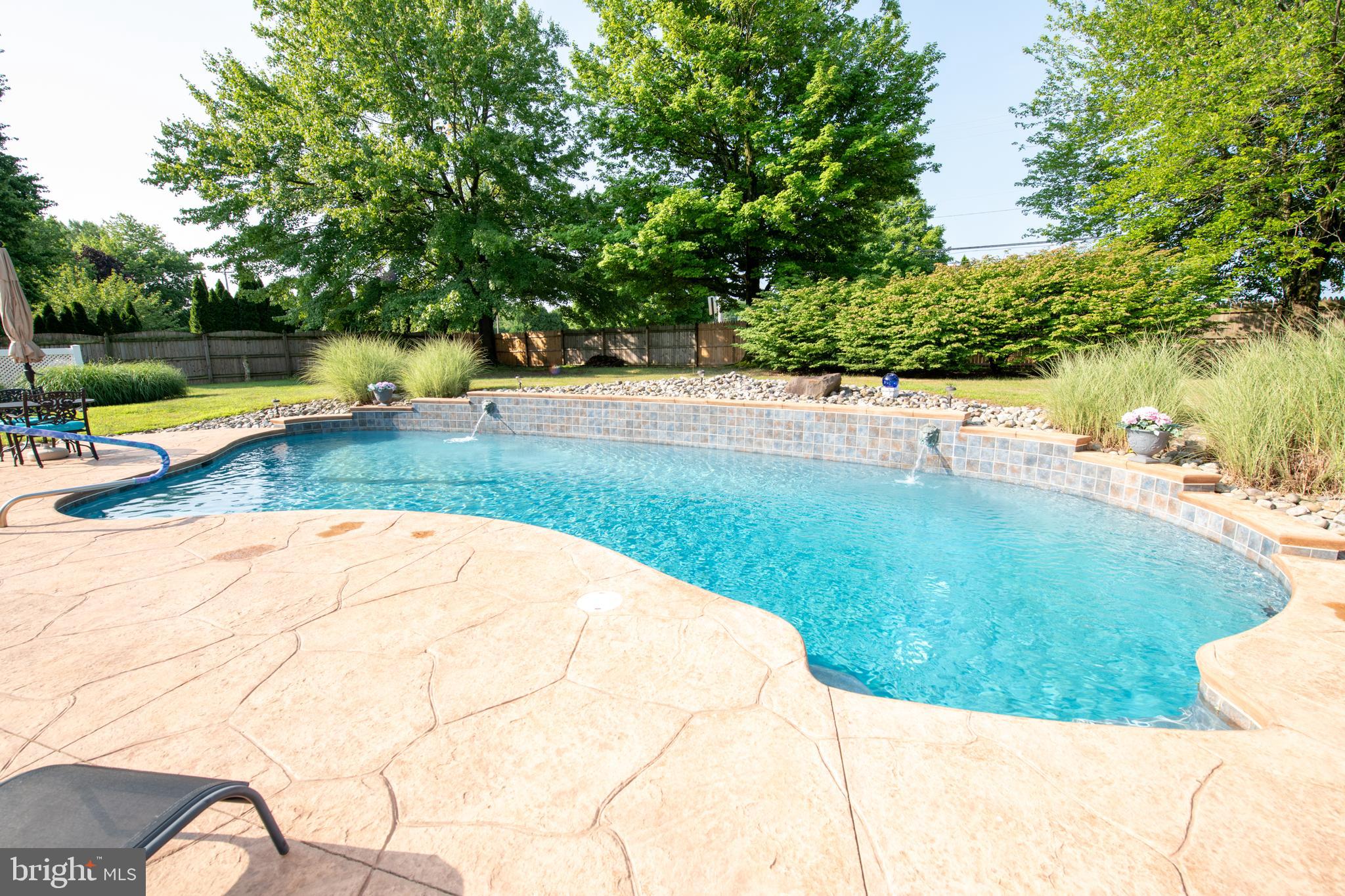 22 W NORTON DRIVE