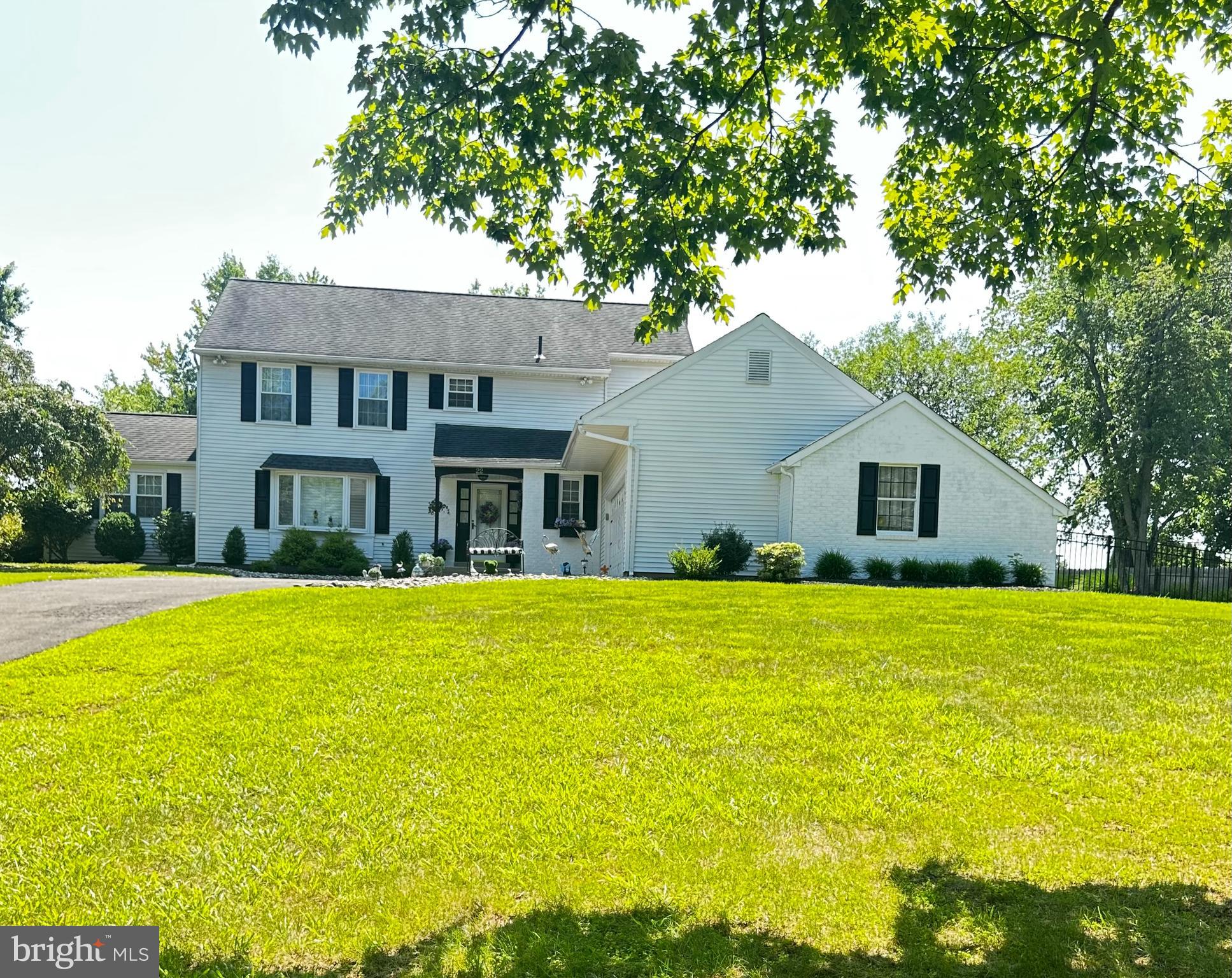 22 W NORTON DRIVE