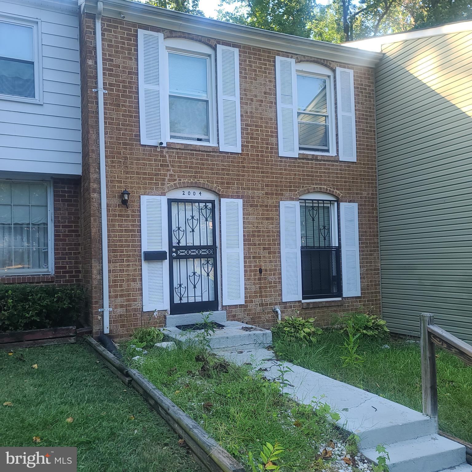 BRIAR VILLAGE - Residential