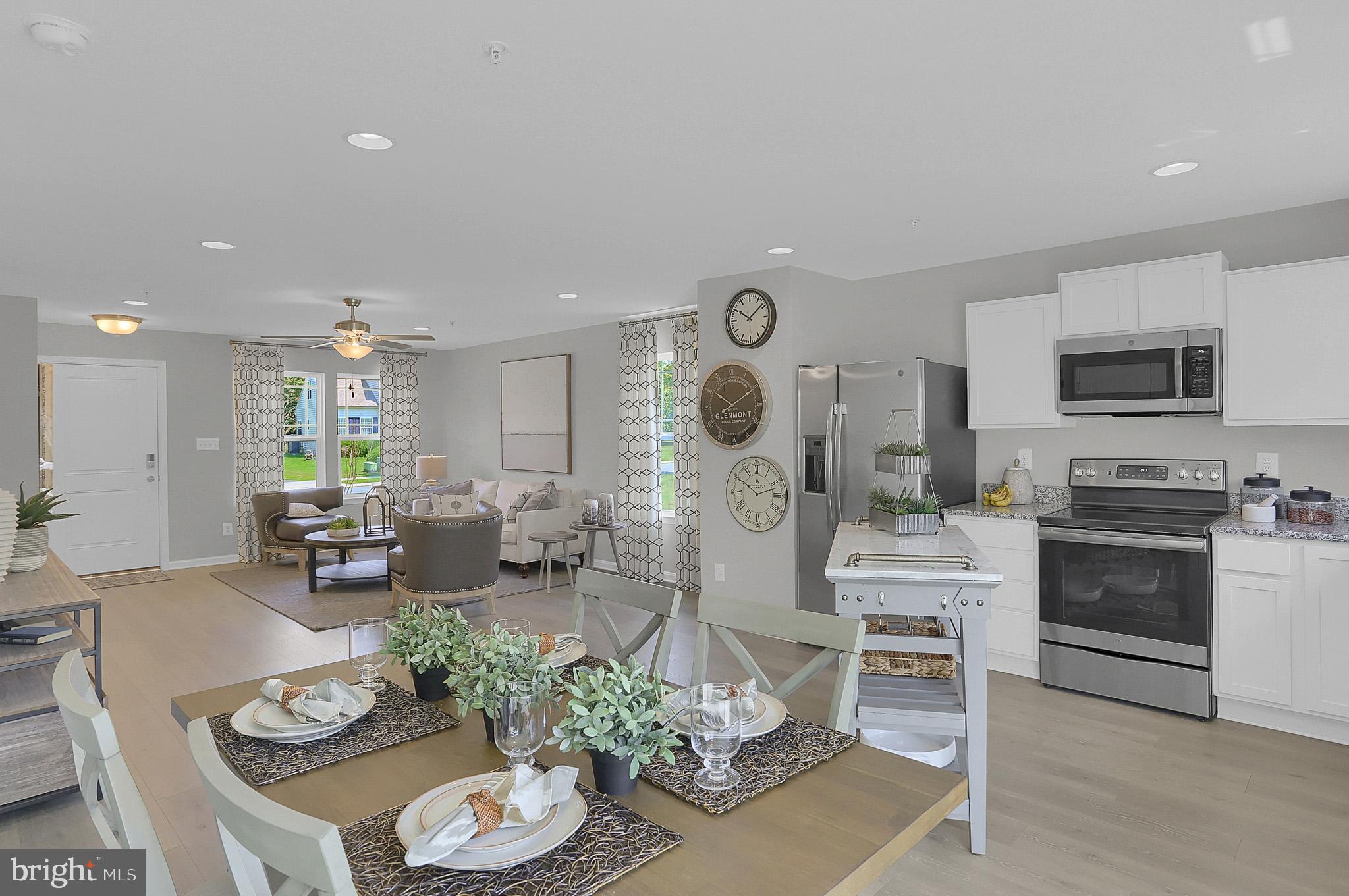 MONTGOMERY OAKS - Residential