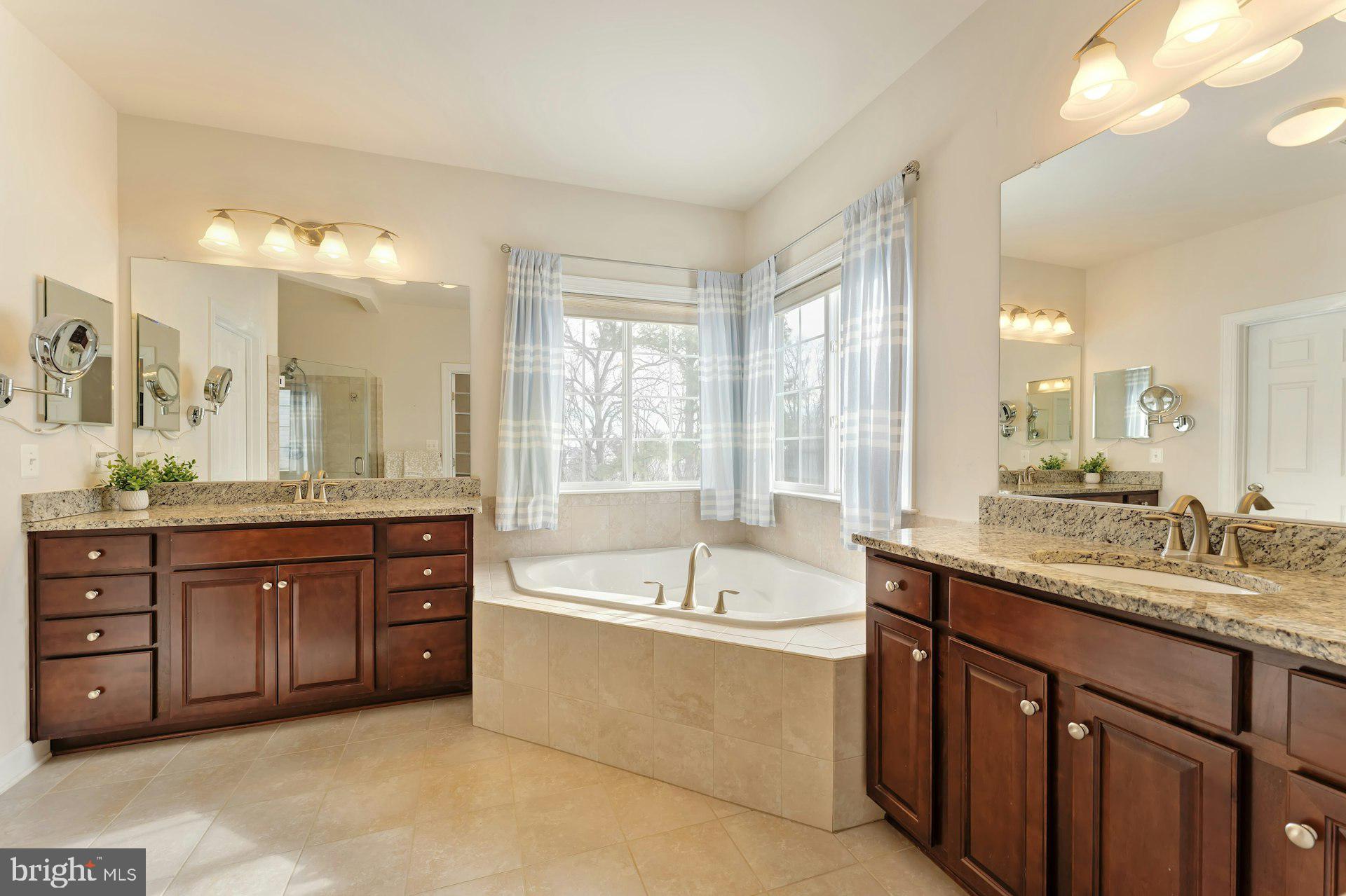 LENAH WOODS - Residential