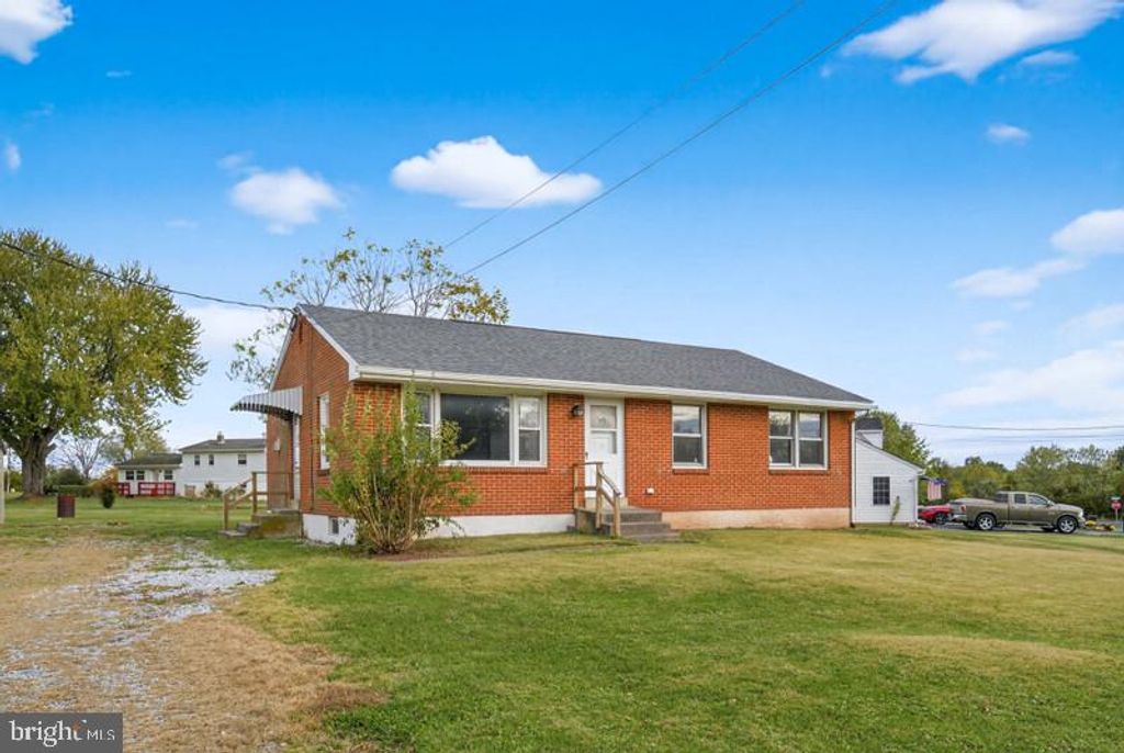 Photo of 158 Garden Avenue, MIDDLETOWN, PA 17057 (MLS # PADA2050694)