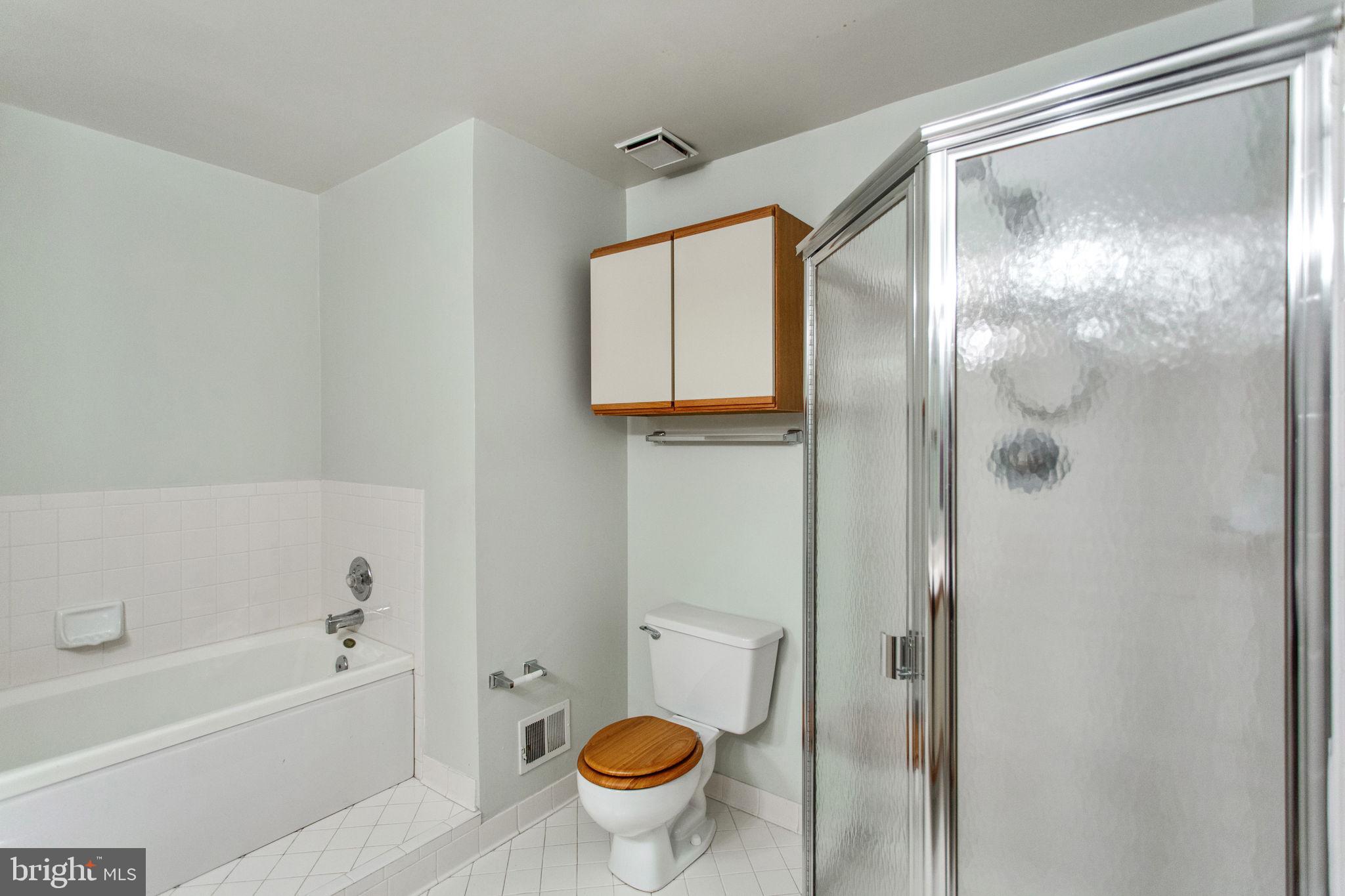 GLENSFORD CONDO - Residential Lease