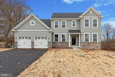 2803 N CHARLOTTE STREET GILBERTSVILLE PA 19525