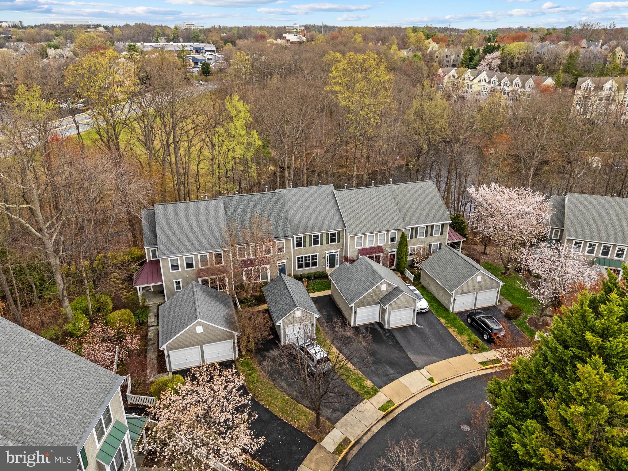 2526 BRENTON POINT DRIVE