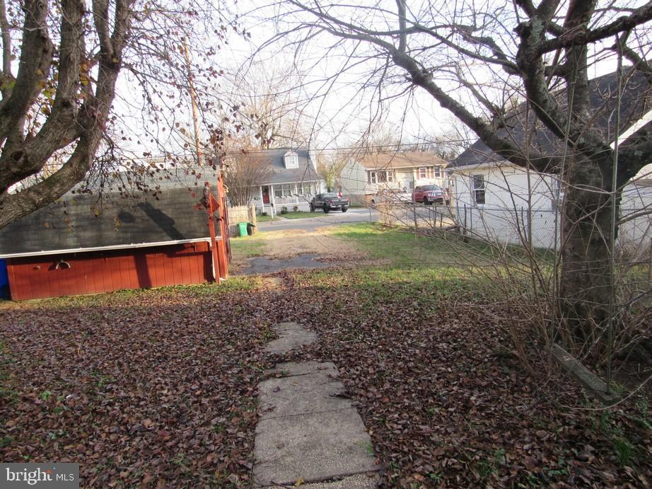 LAUREL GARDENS - Residential