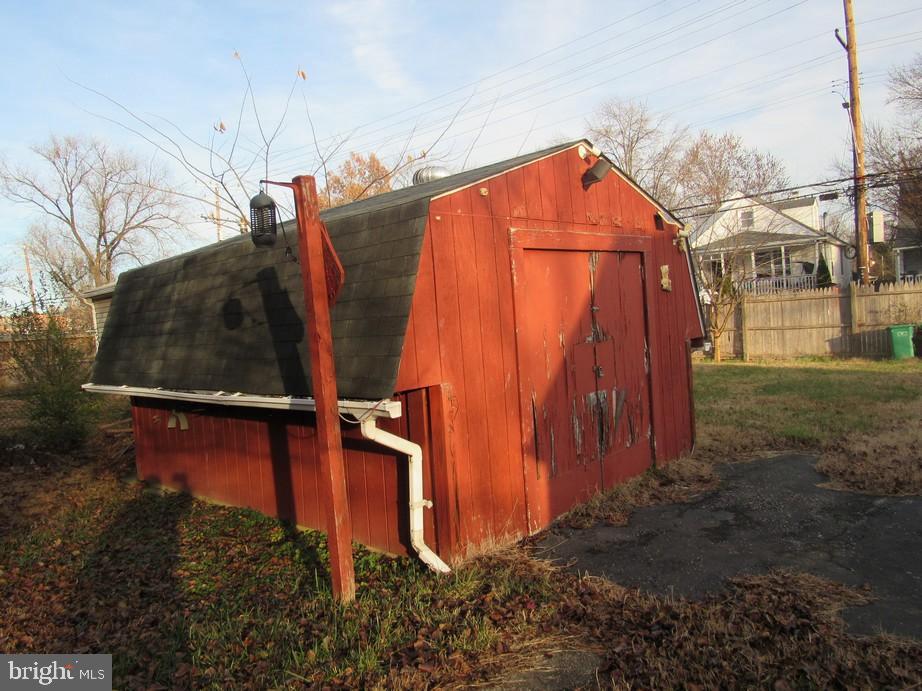 LAUREL GARDENS - Residential