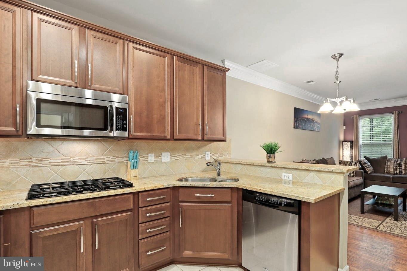 BUCKINGHAM STATION - Residential Lease