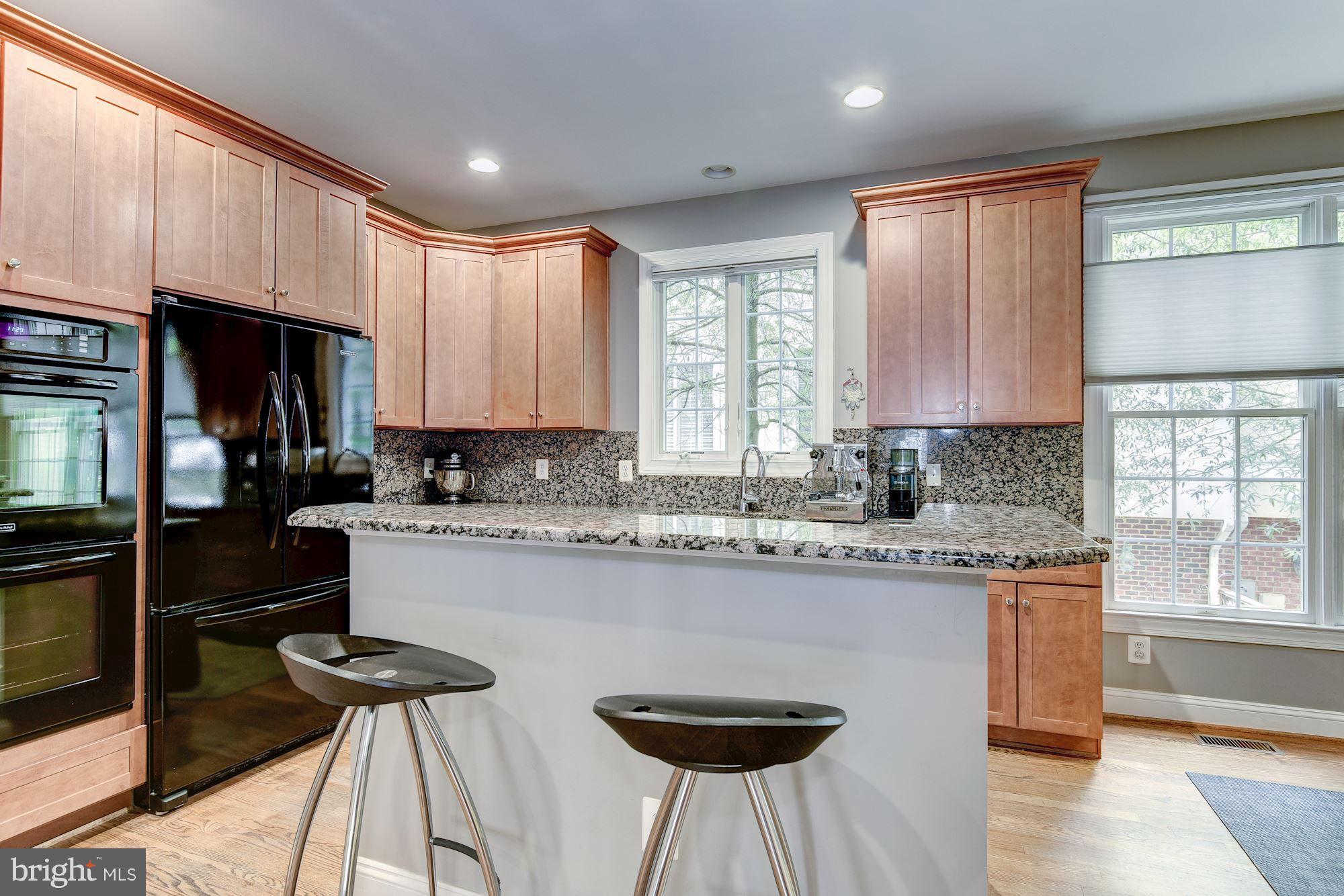 MCLEAN CREST - Residential