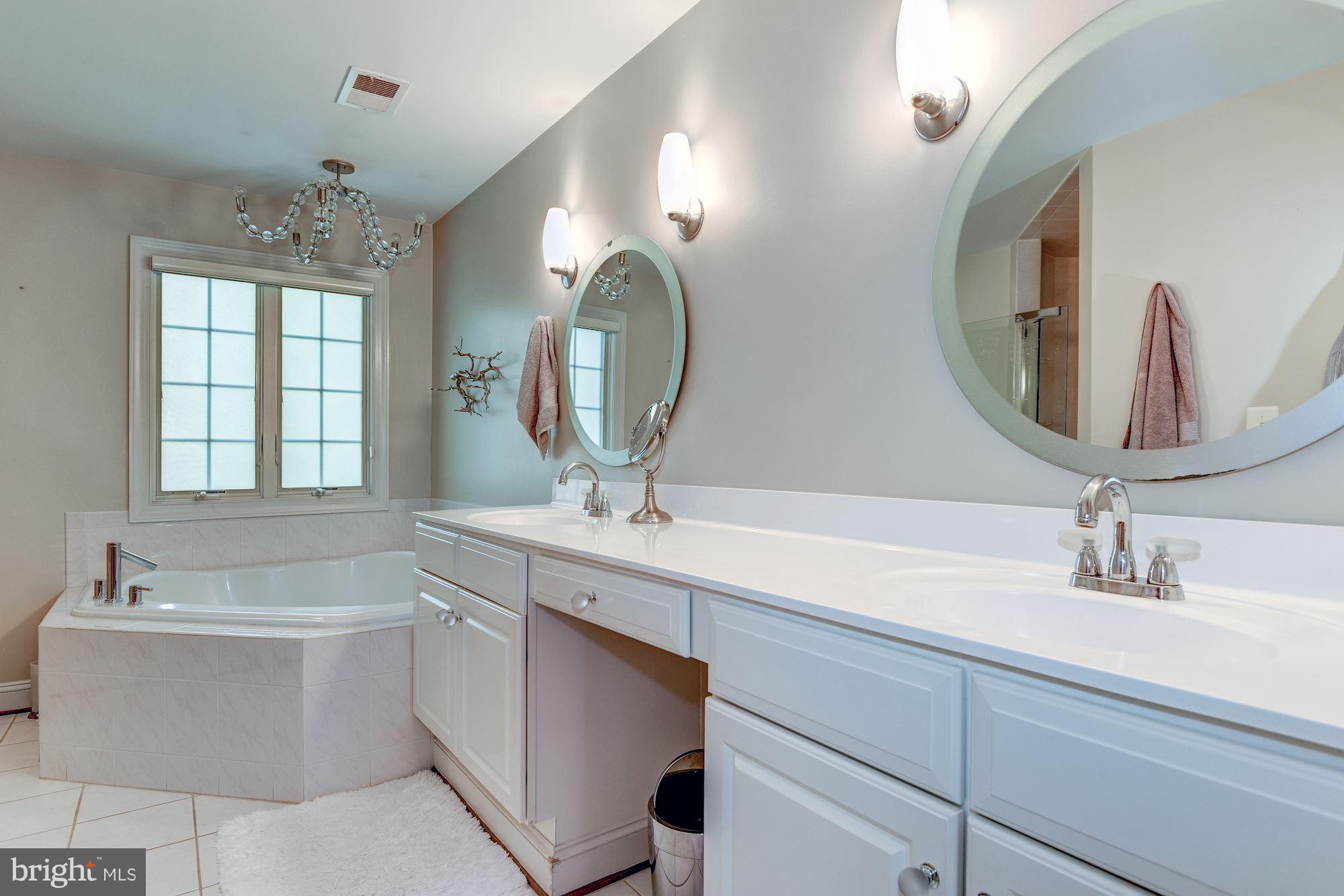 MCLEAN CREST - Residential