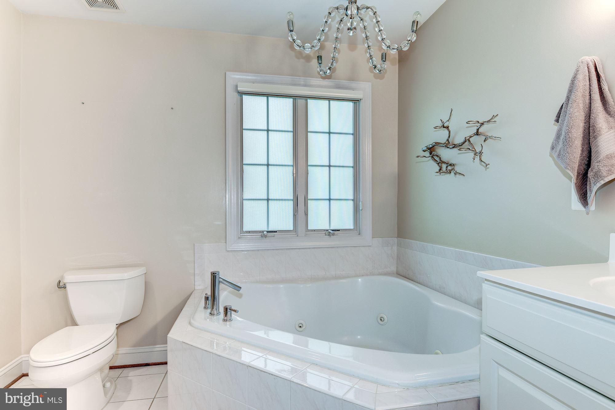 MCLEAN CREST - Residential