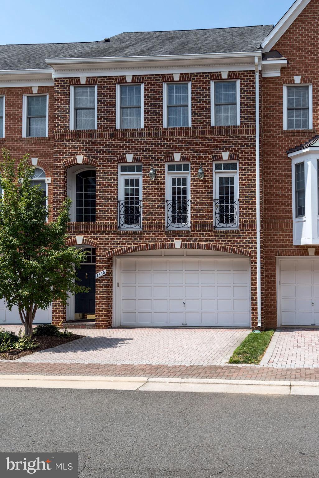 MCLEAN CREST - Residential