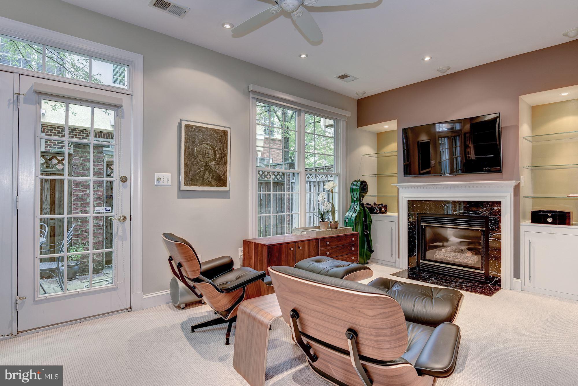 MCLEAN CREST - Residential