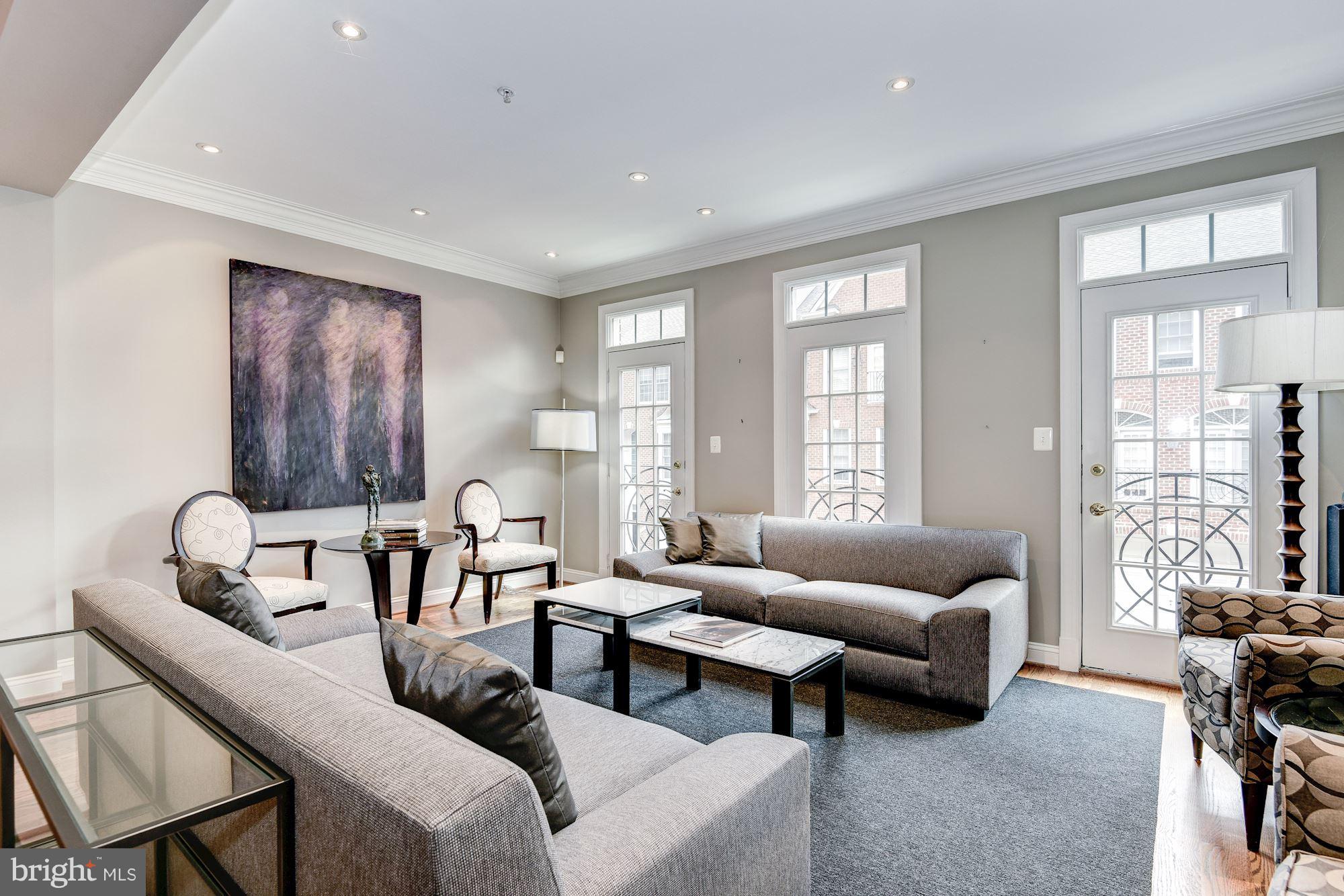 MCLEAN CREST - Residential