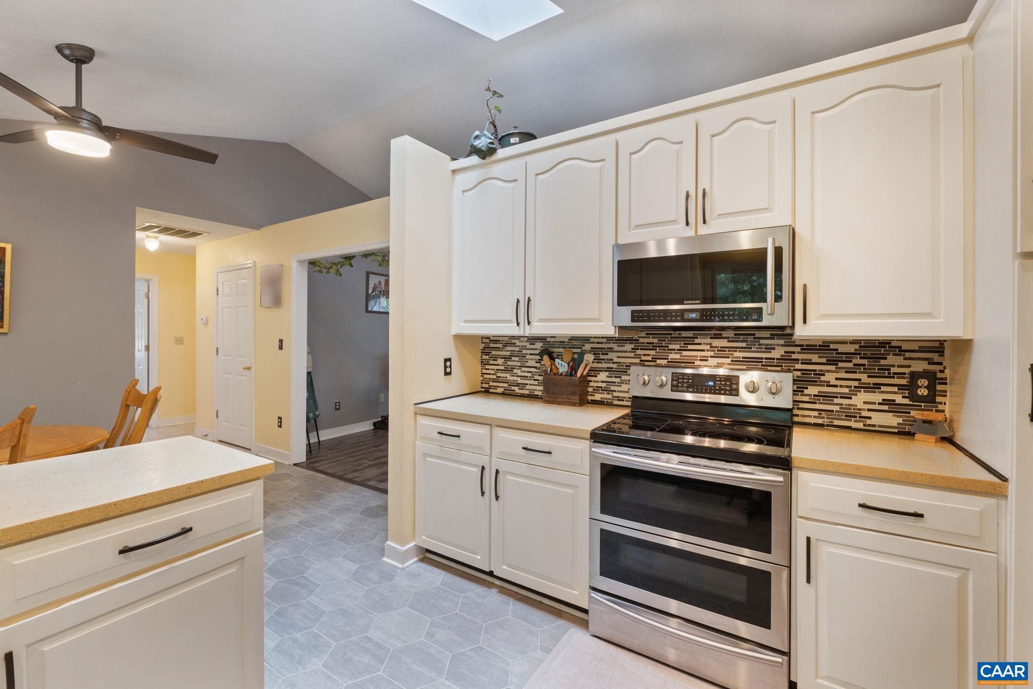 LAKE MONTICELLO - Residential