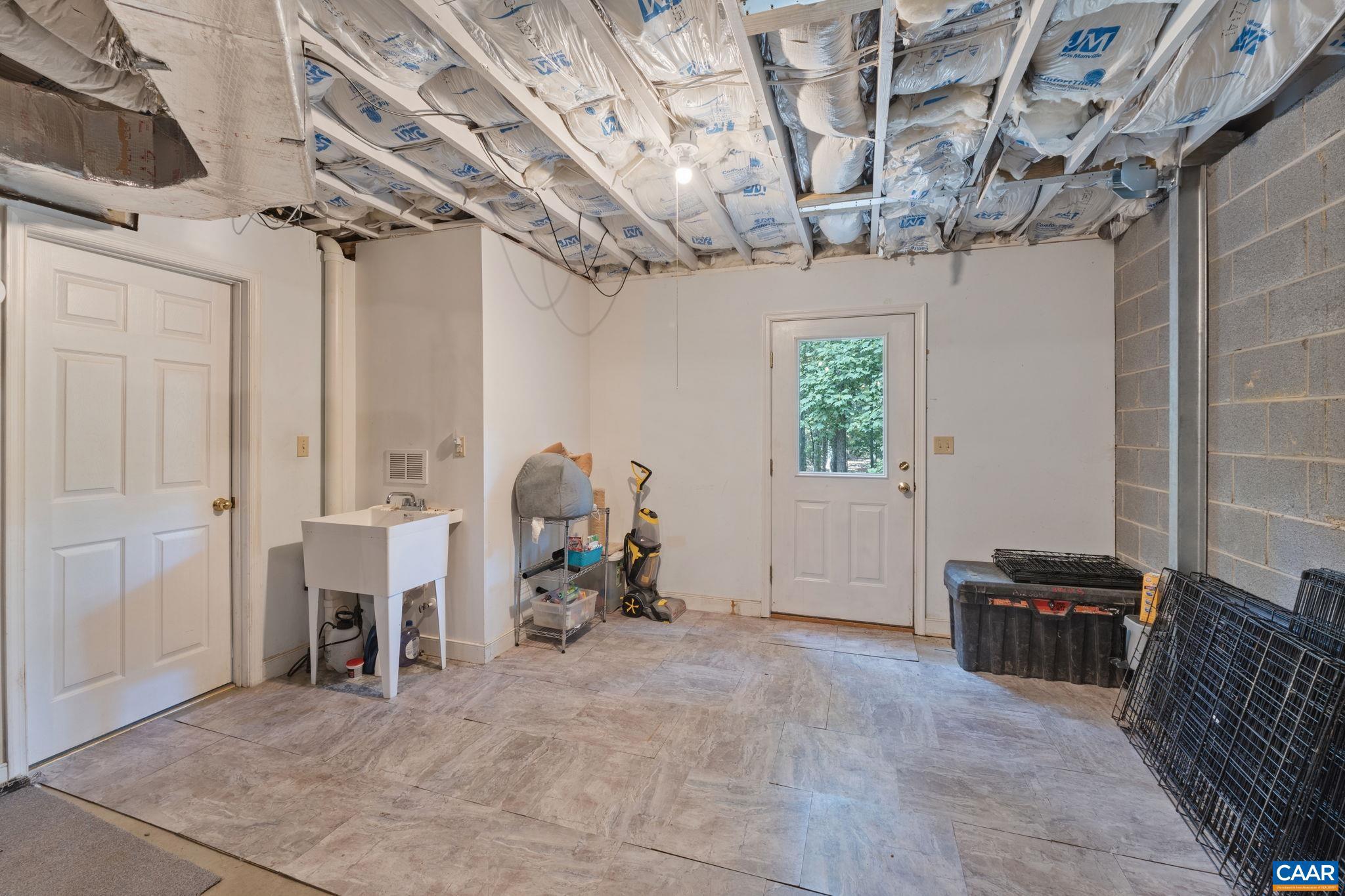 LAKE MONTICELLO - Residential