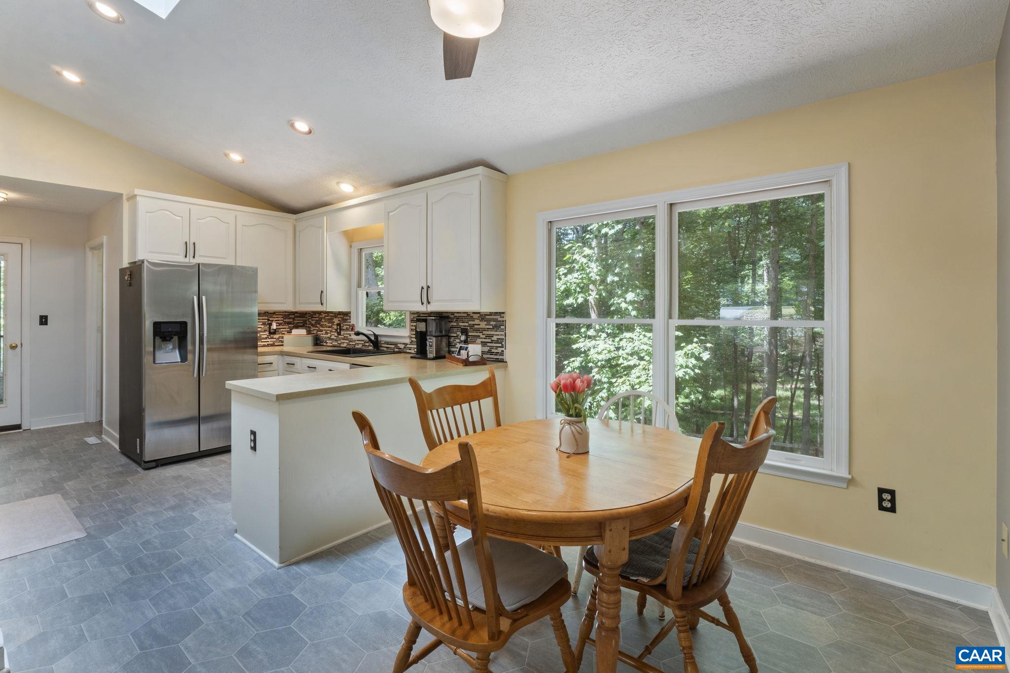 LAKE MONTICELLO - Residential