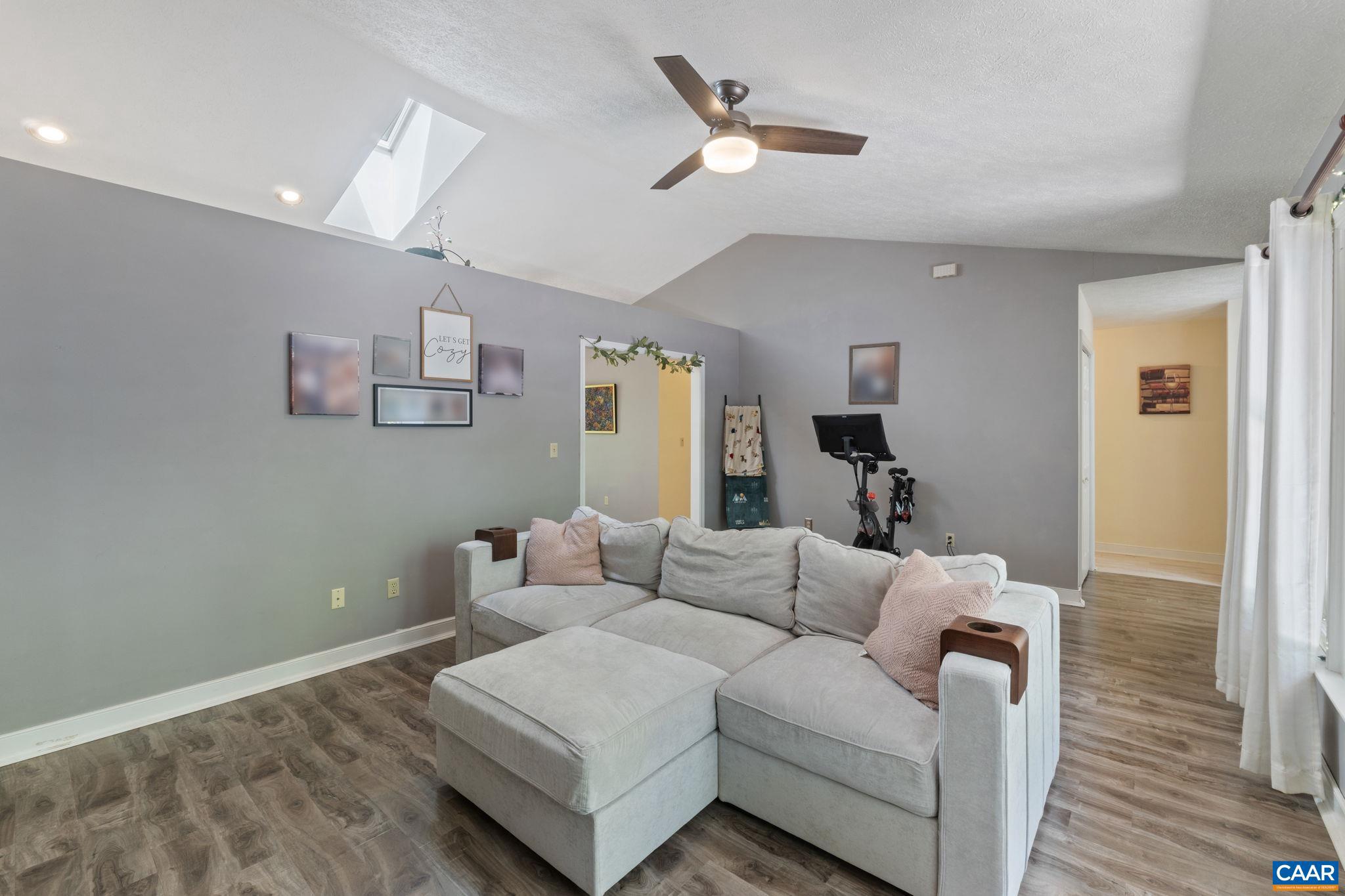 LAKE MONTICELLO - Residential