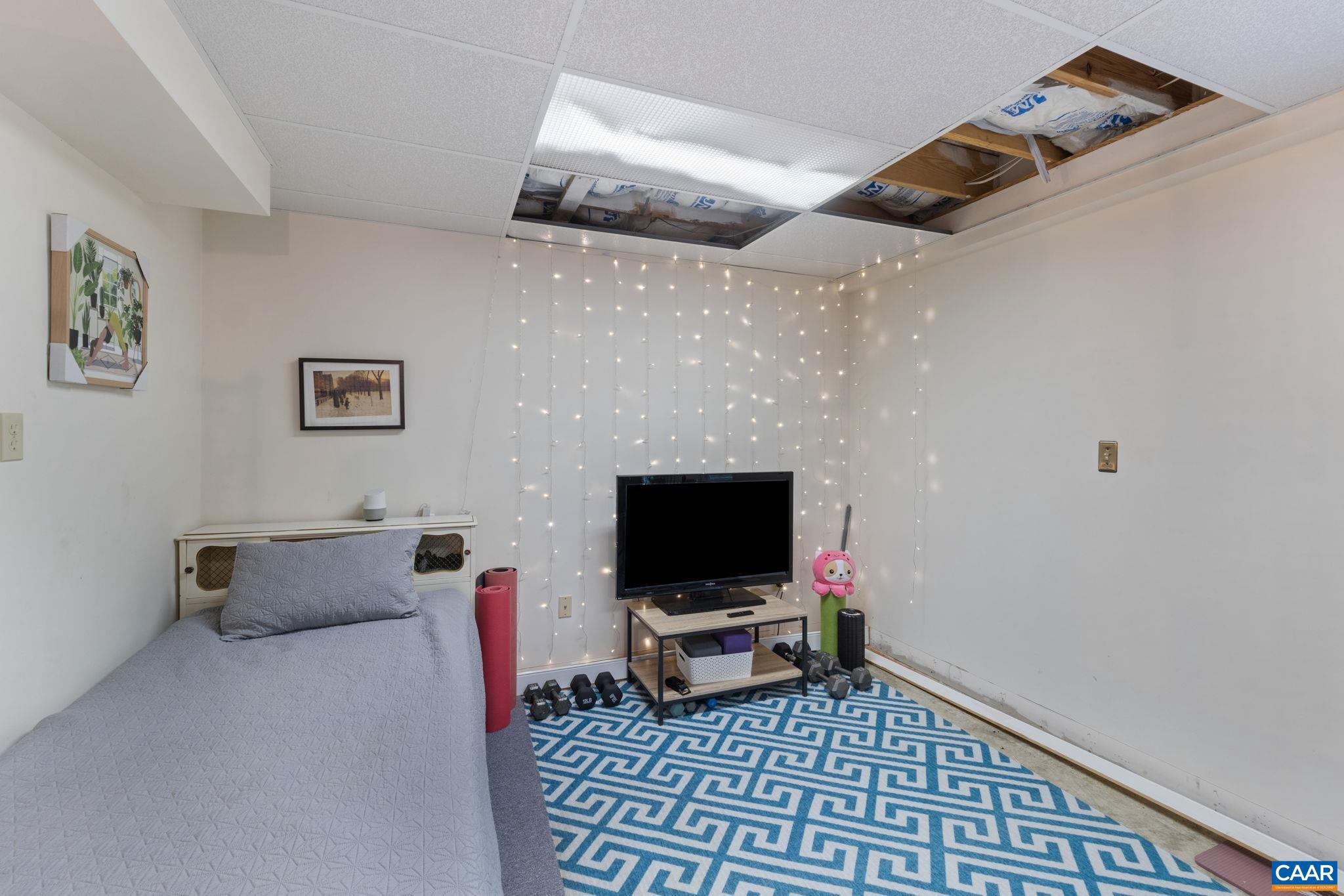 LAKE MONTICELLO - Residential