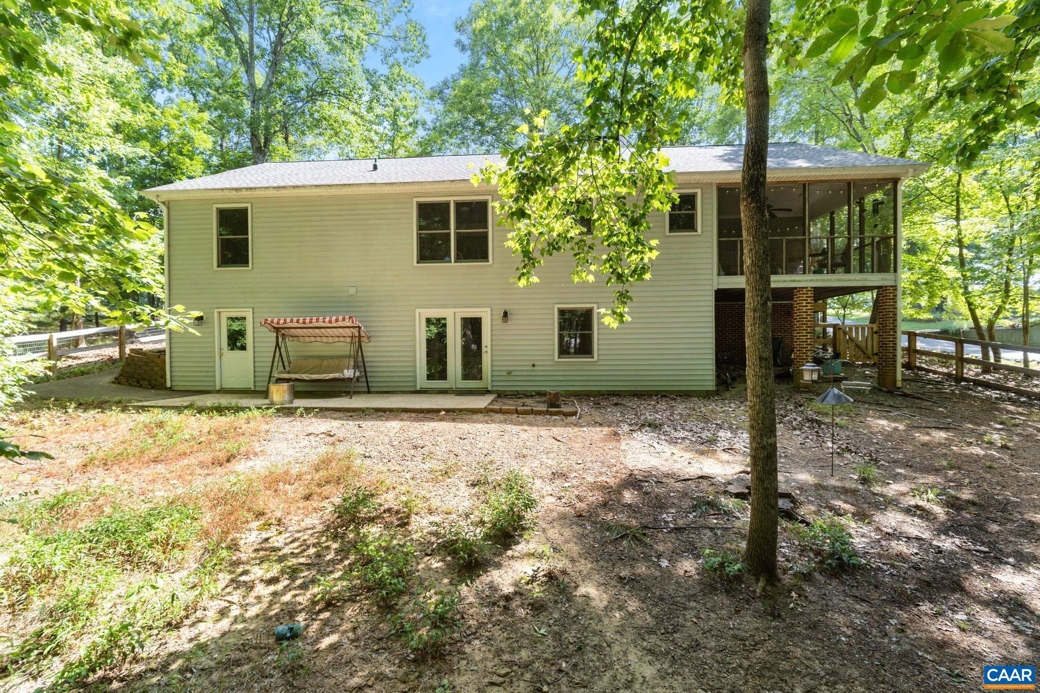 LAKE MONTICELLO - Residential