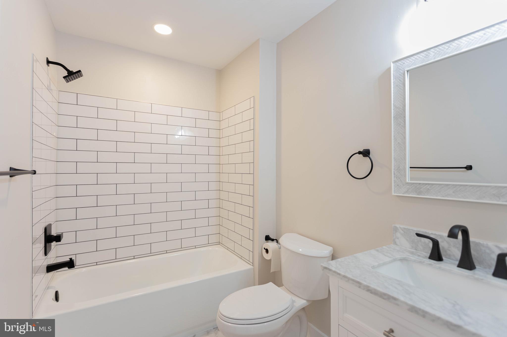 CHESAPEAKE STONE MANOR - Residential Lease