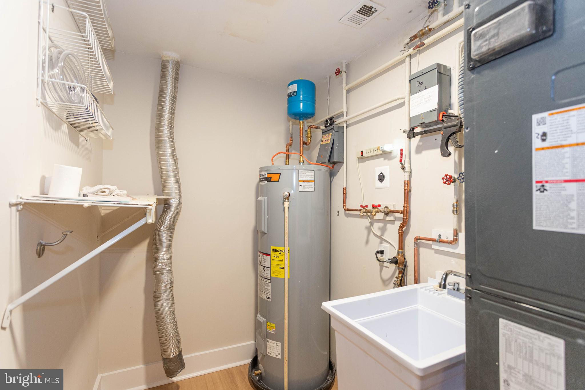 CHESAPEAKE STONE MANOR - Residential Lease