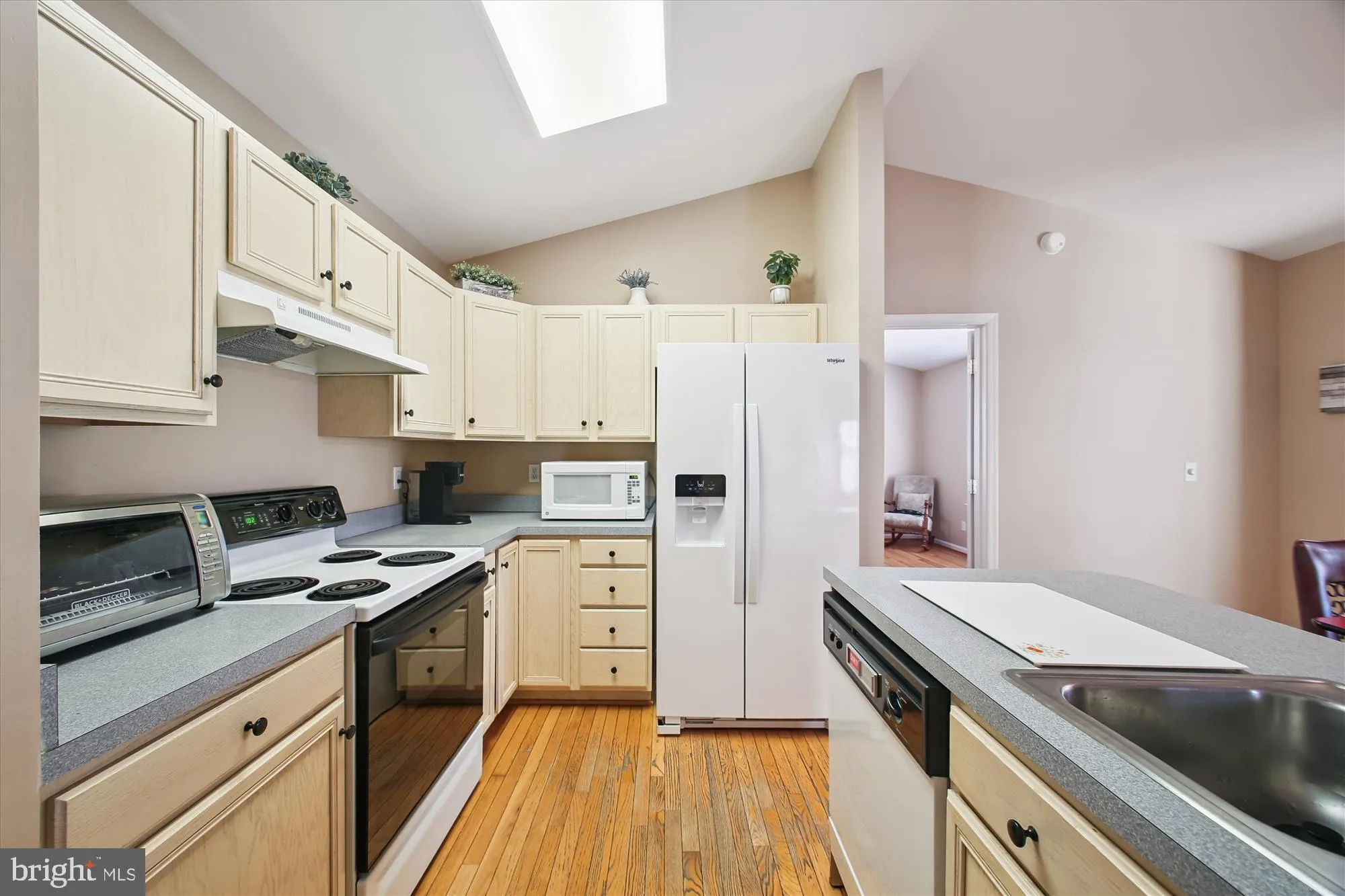 Annapolis, Maryland 21409, United States, 3 Bedrooms Bedrooms, ,3 BathroomsBathrooms,Residential,Contingent,182241