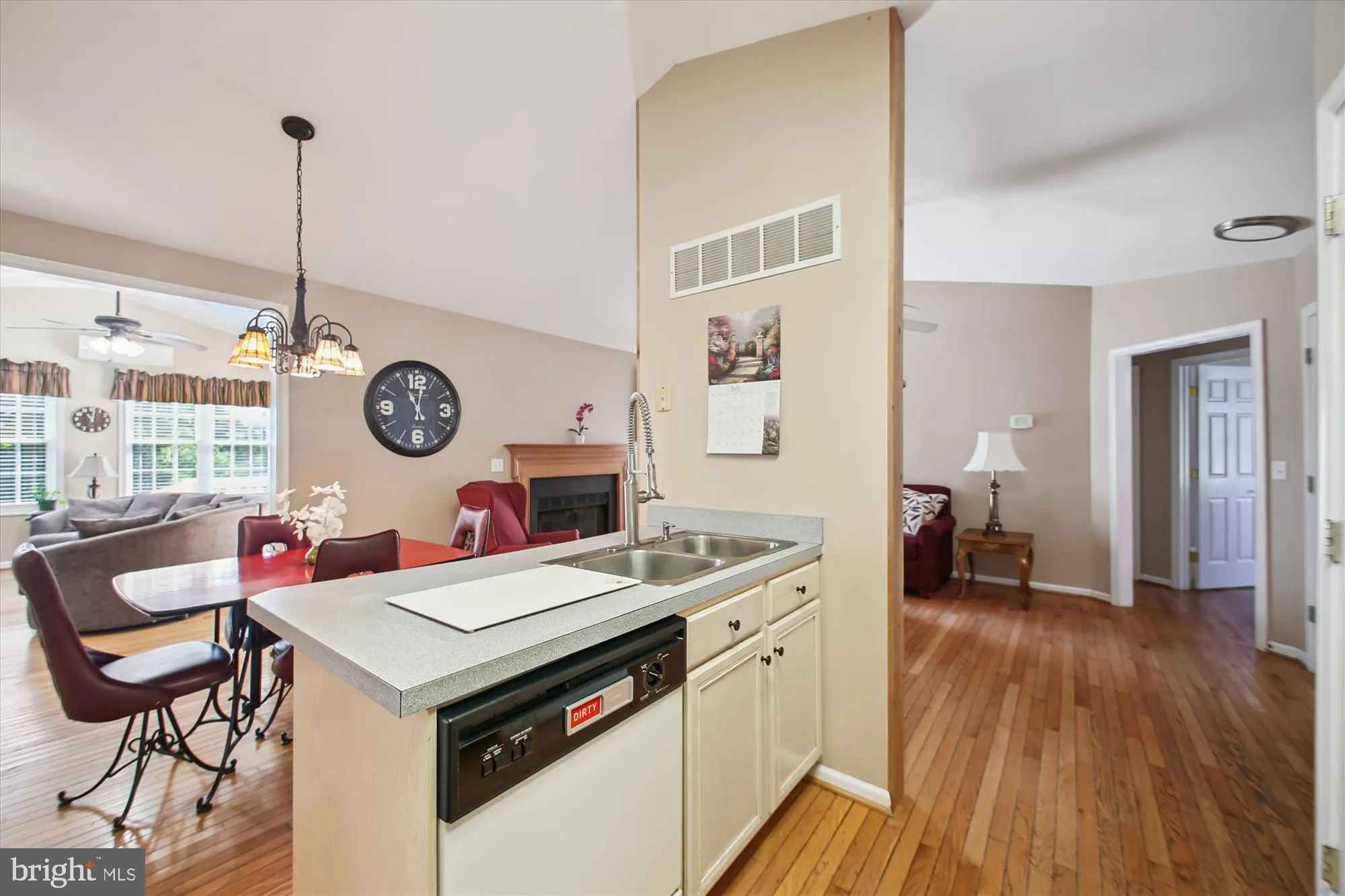 Annapolis, Maryland 21409, United States, 3 Bedrooms Bedrooms, ,3 BathroomsBathrooms,Residential,Contingent,182241