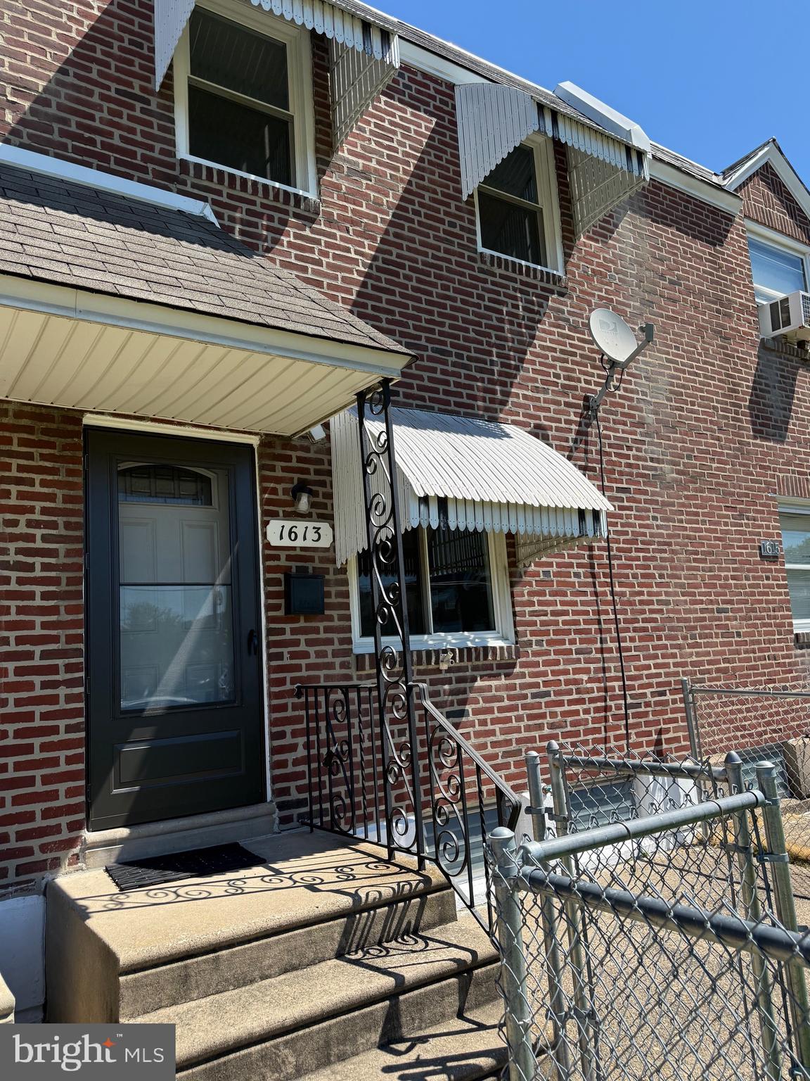 OXFORD CIRCLE - Residential