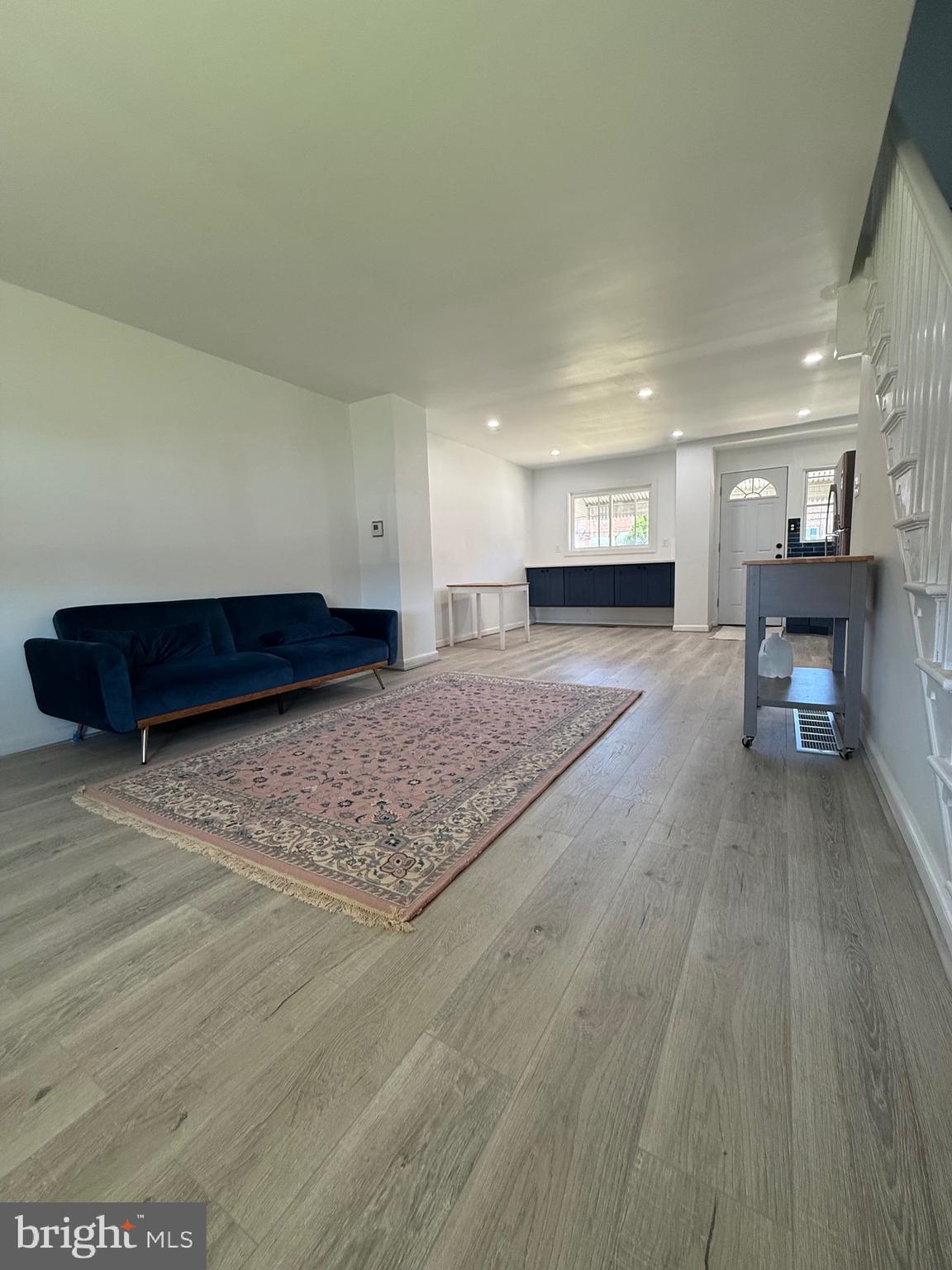 OXFORD CIRCLE - Residential